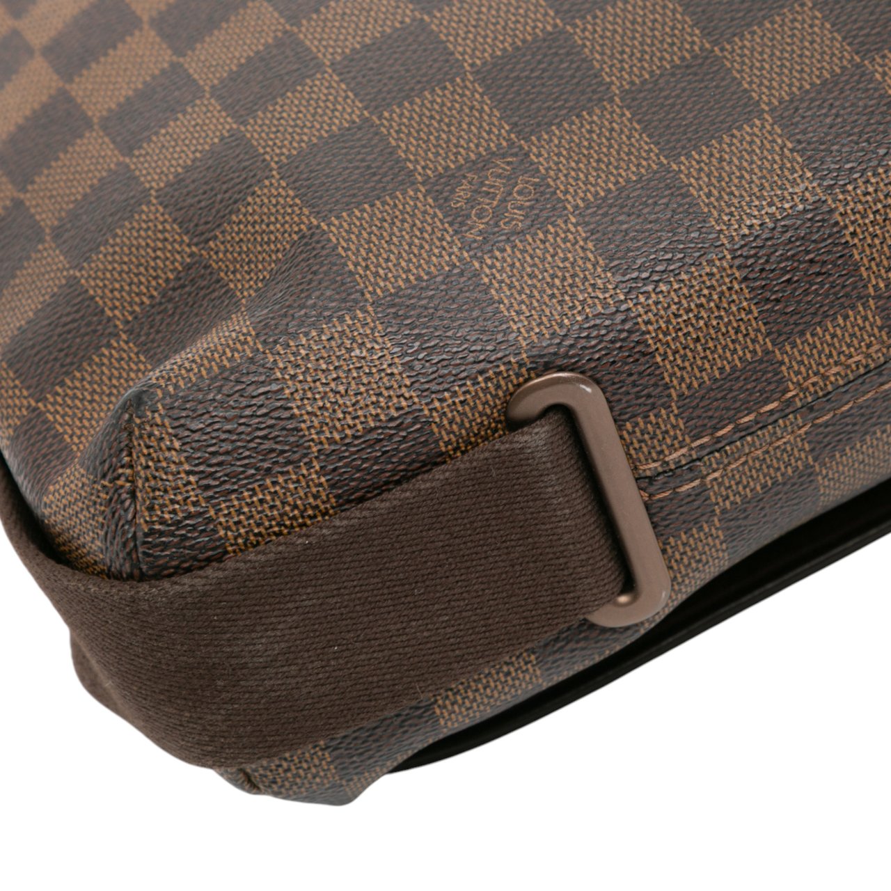 Louis Vuitton Damier Ebene Brooklyn MM Bruin