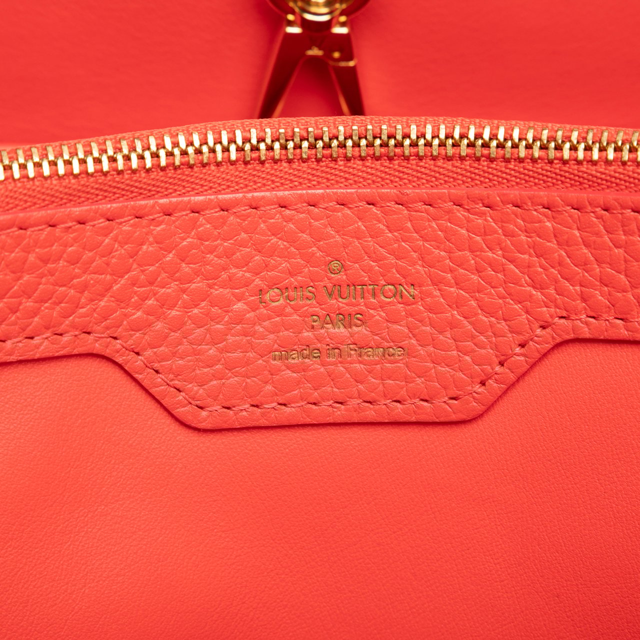 Louis Vuitton Taurillon Capucines MM Zwart