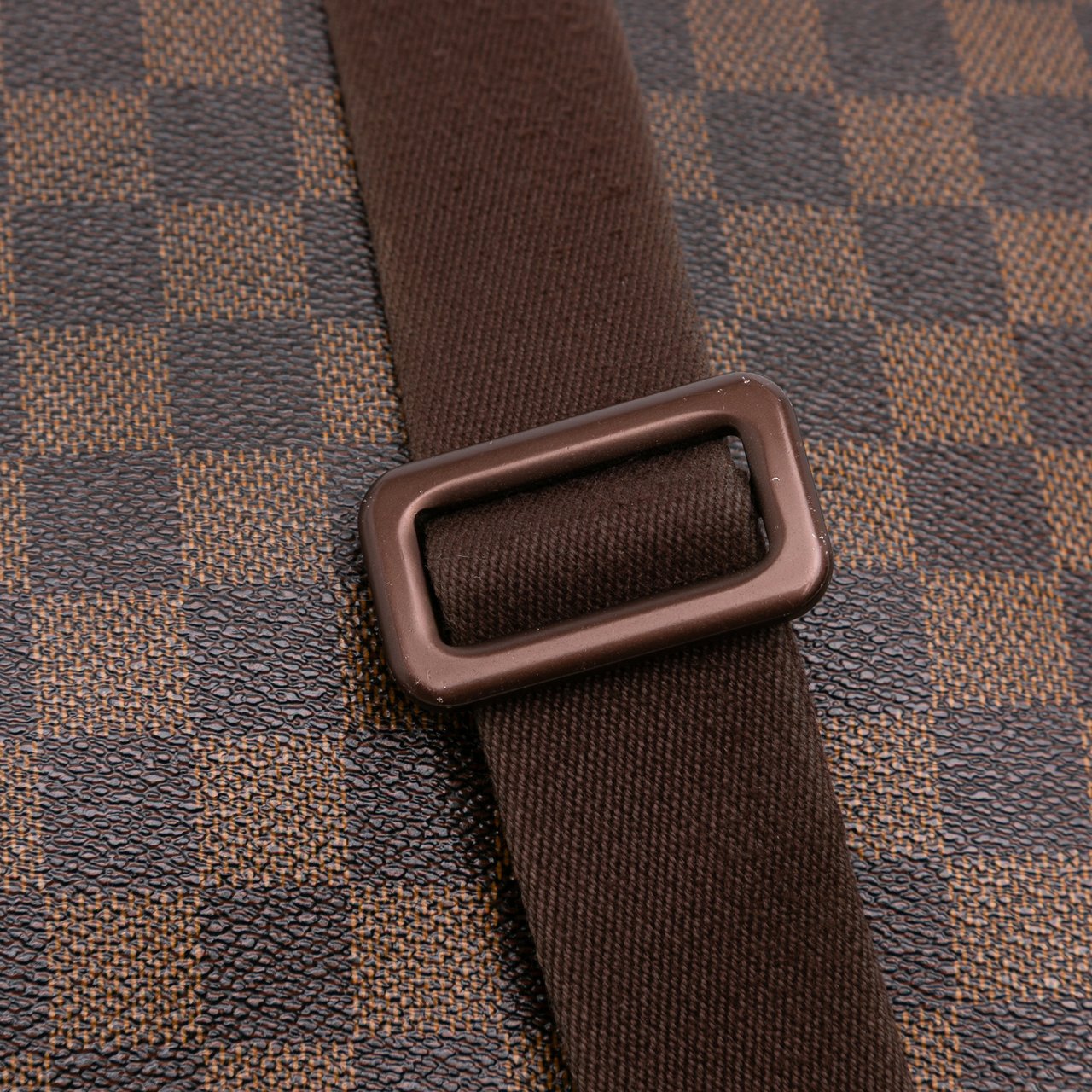 Louis Vuitton Damier Ebene Brooklyn MM Bruin