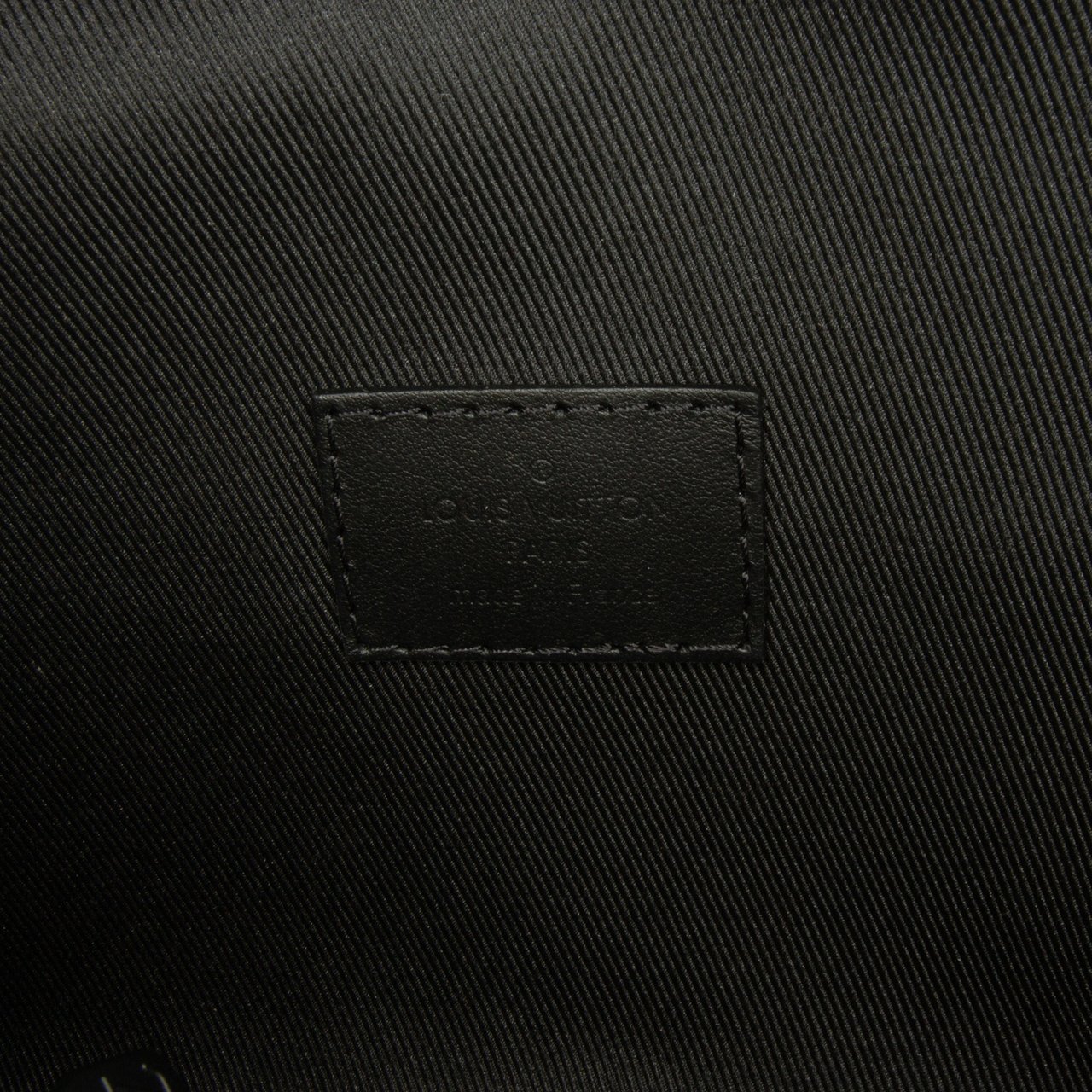 Louis Vuitton Monogram Taurillon Steamer Wearable Wallet Zwart