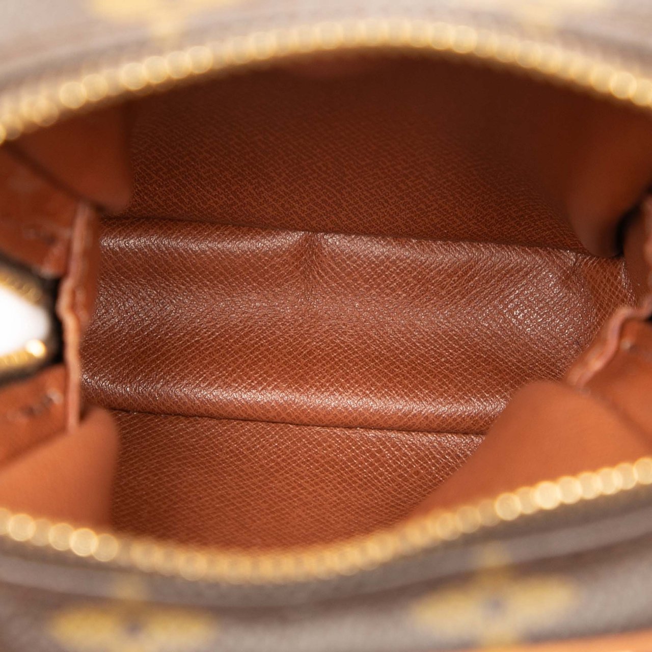 Louis Vuitton Monogram Mini Danube Bruin