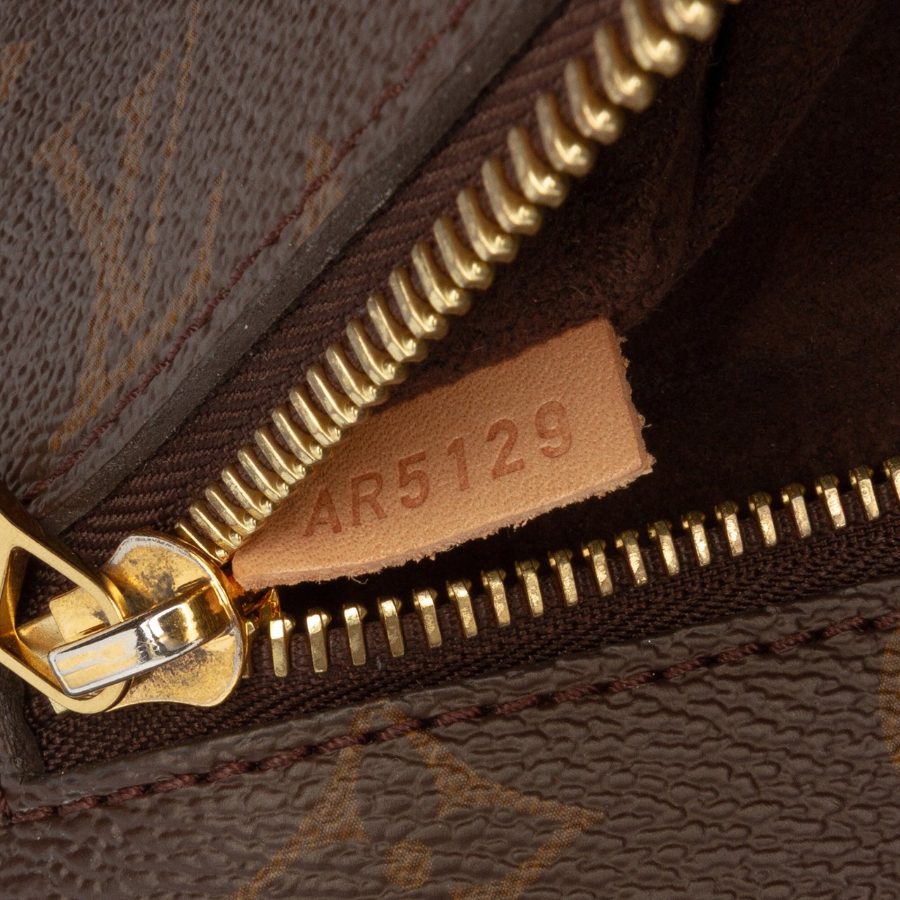 Louis Vuitton Monogram Pochette Metis Bruin
