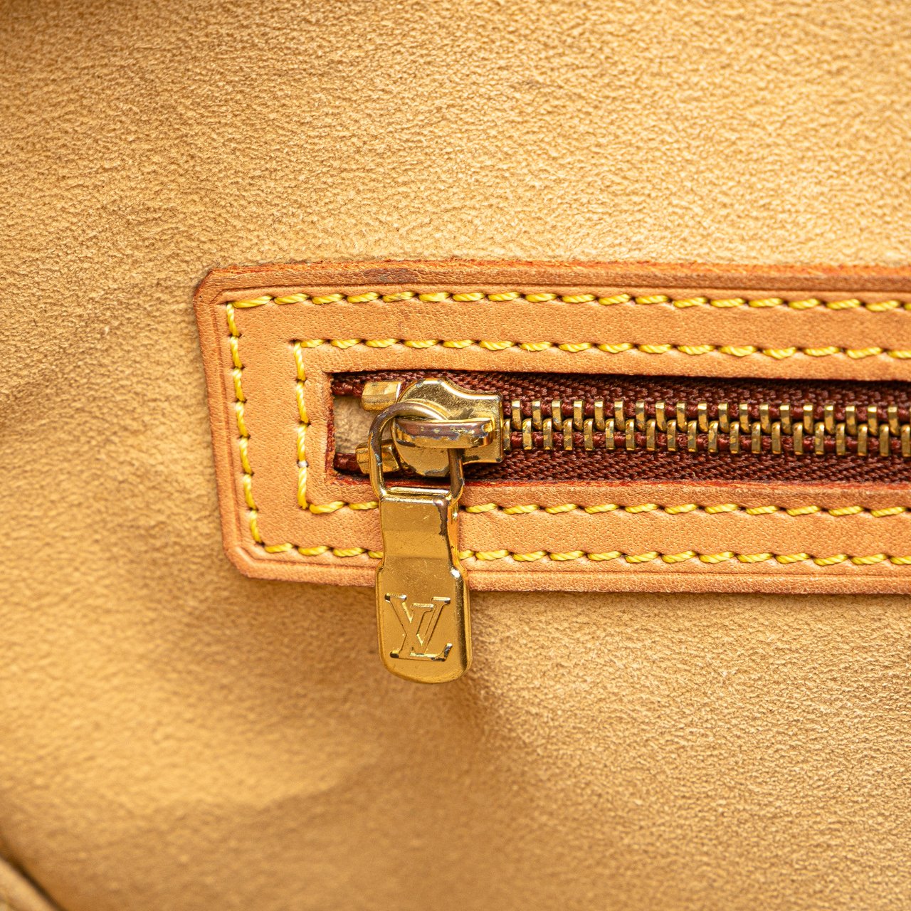 Louis Vuitton Monogram Looping GM Bruin