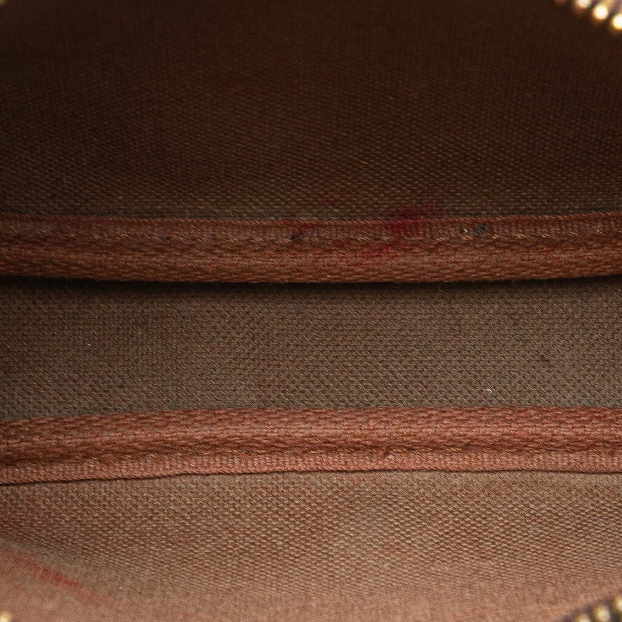 Louis Vuitton Monogram Mini Pochette Accessoires Bruin