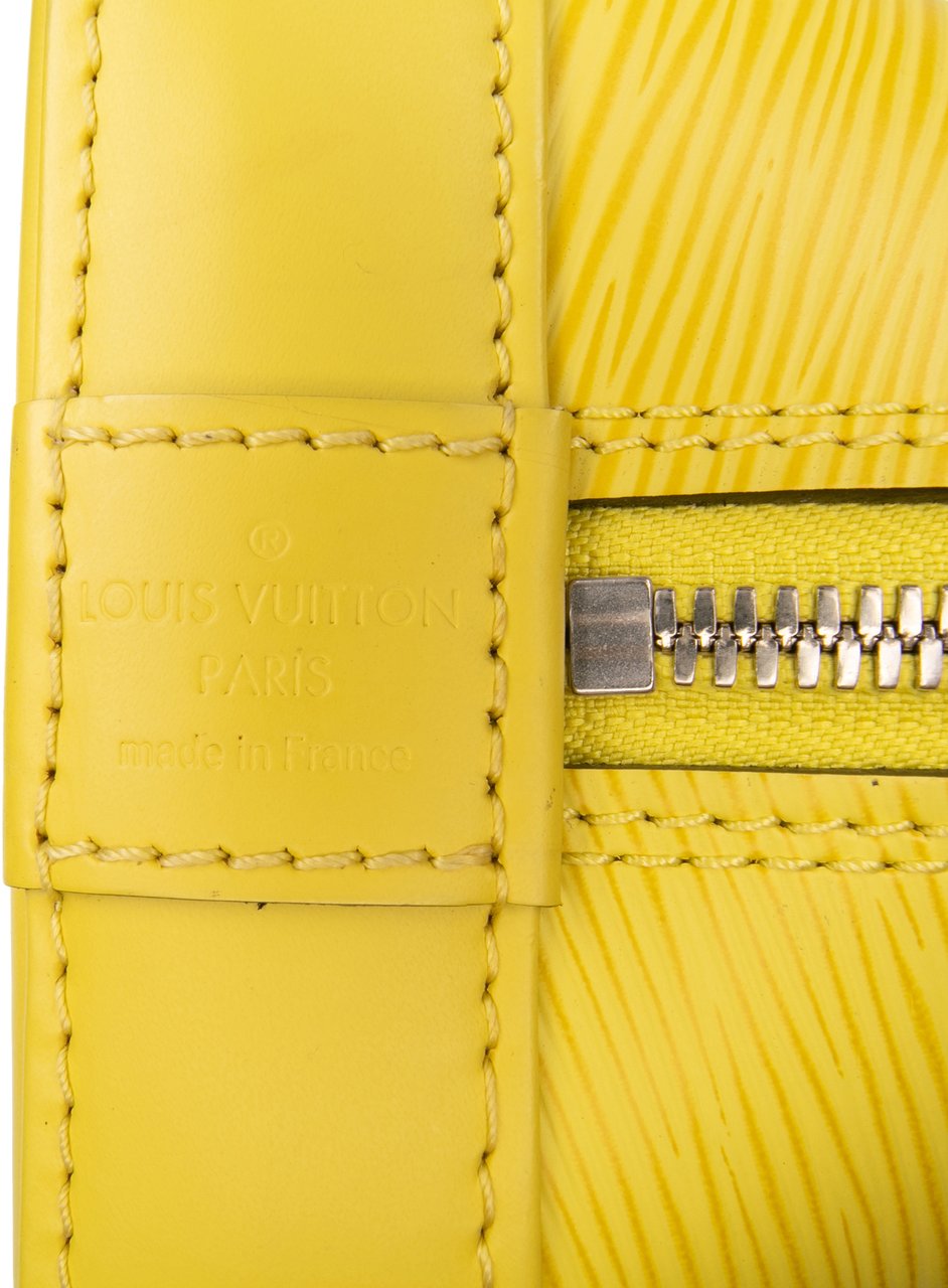 Louis Vuitton Epi Alma PM Geel