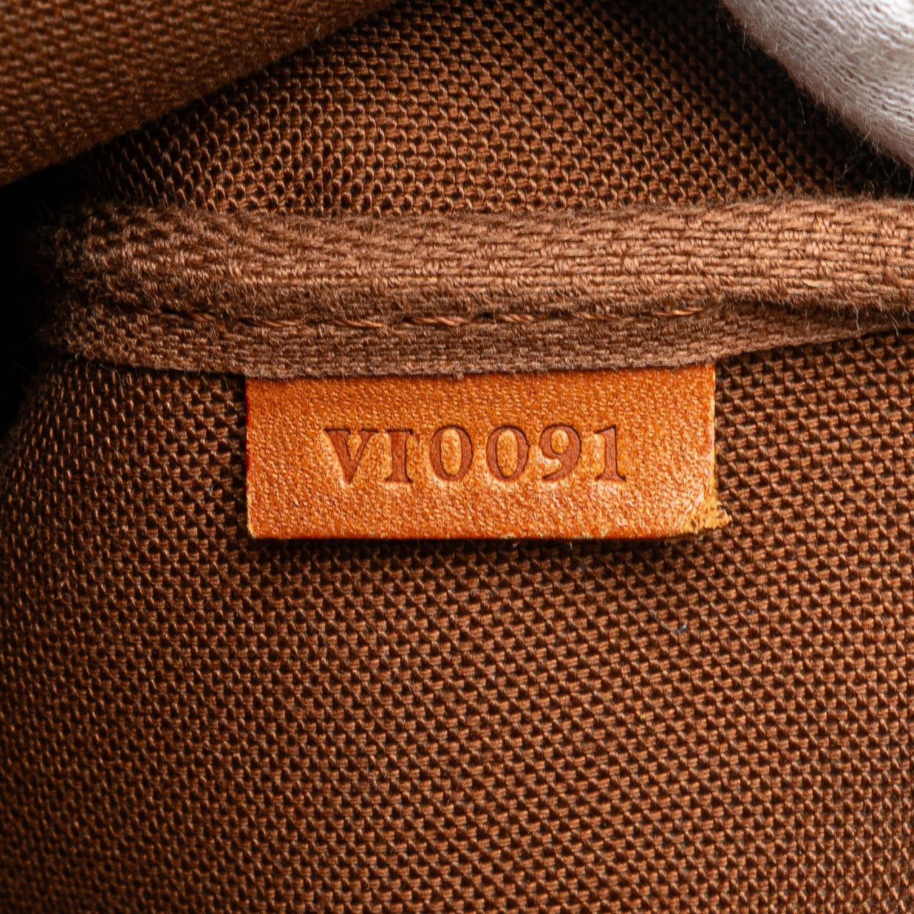 Louis Vuitton Monogram Pochette Accessoires Bruin