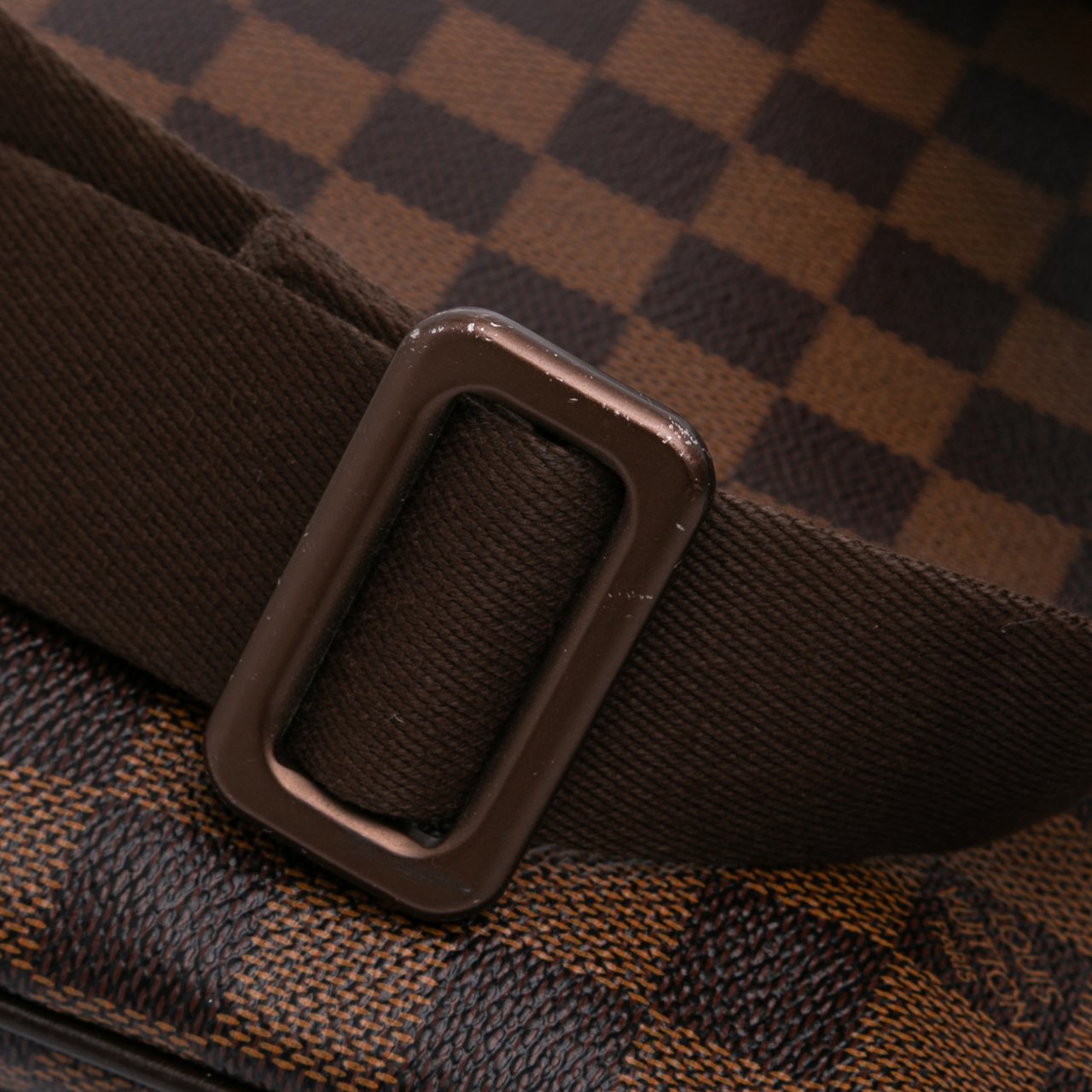 Louis Vuitton Damier Ebene Brooklyn Pochette Bruin