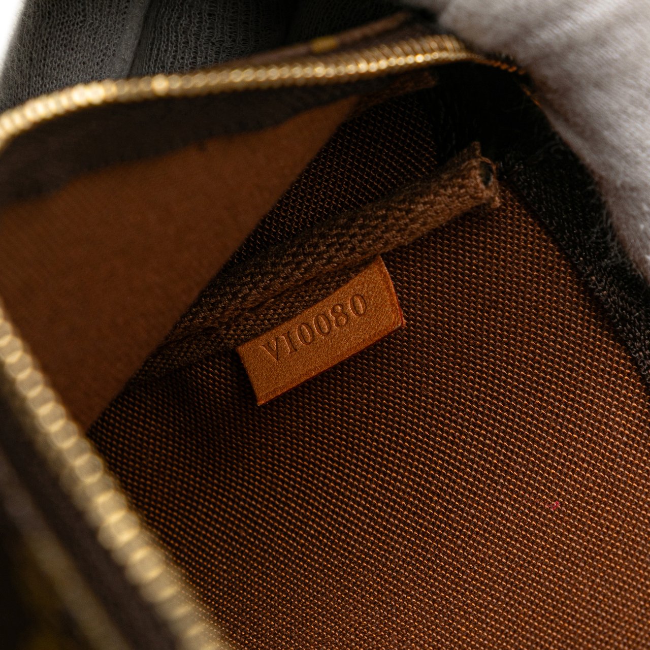 Louis Vuitton Monogram Pochette Accessoires Bruin