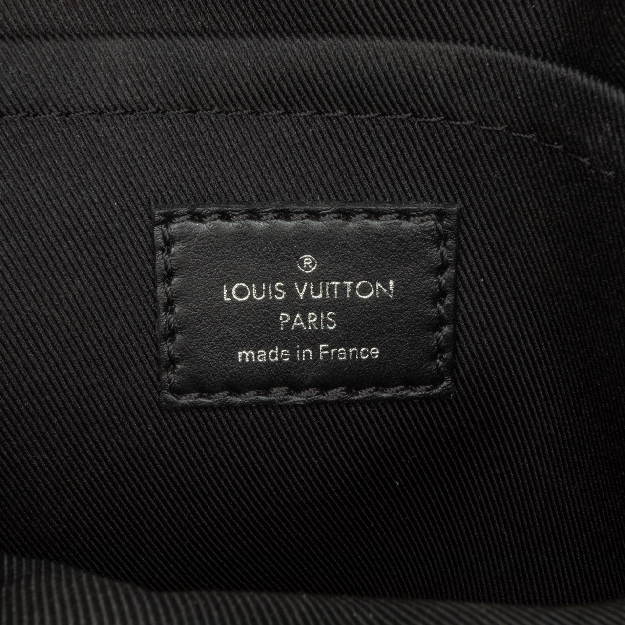 Louis Vuitton Damier Graphite 3D Amazone Sling Bag Zwart