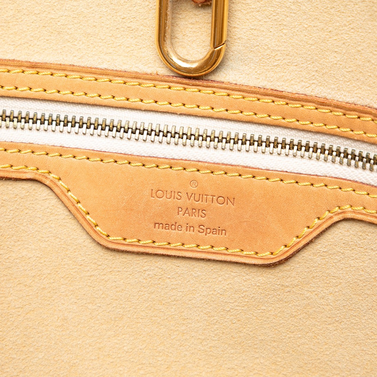 Louis Vuitton Damier Azur Hampstead MM Wit