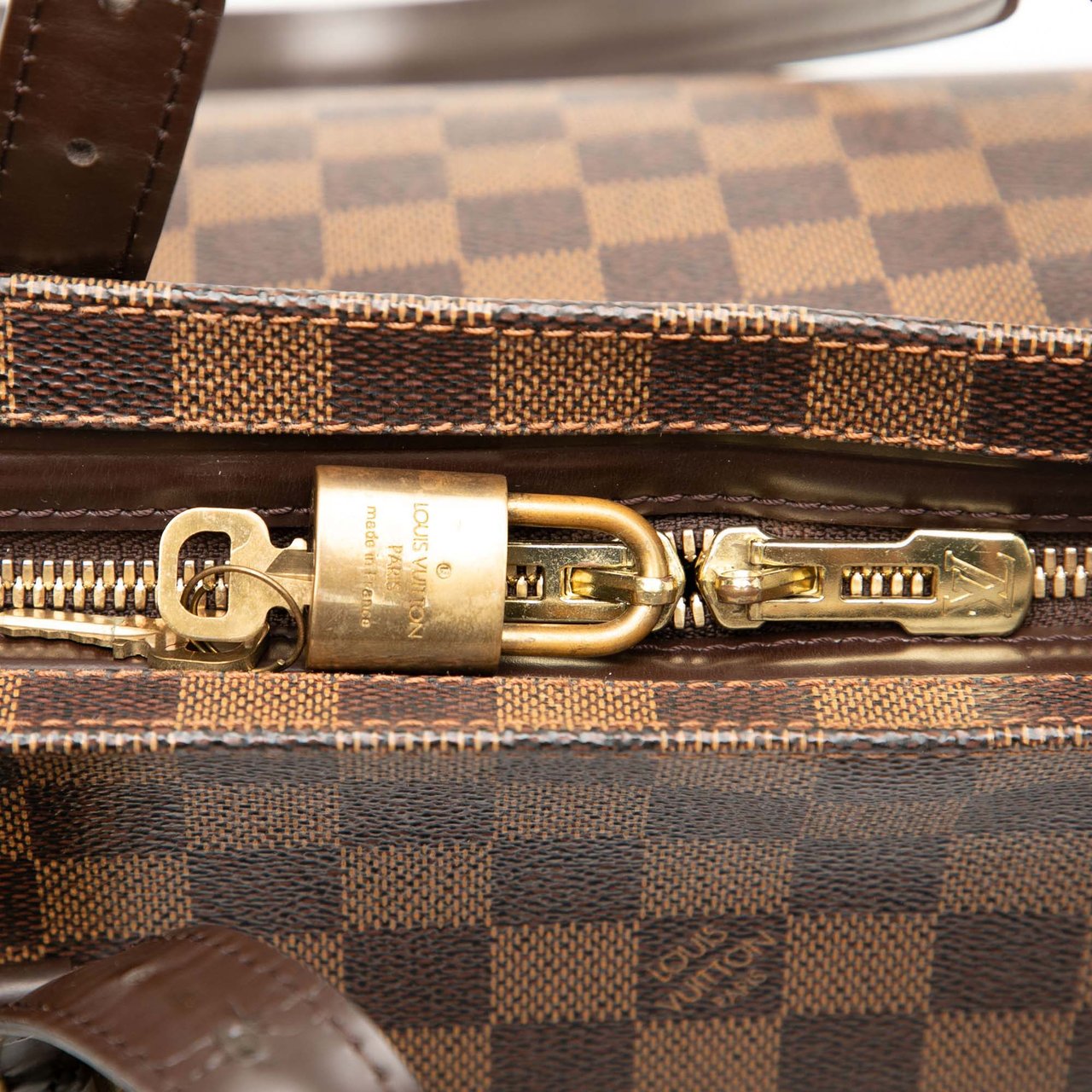 Louis Vuitton Damier Ebene Chelsea Bruin