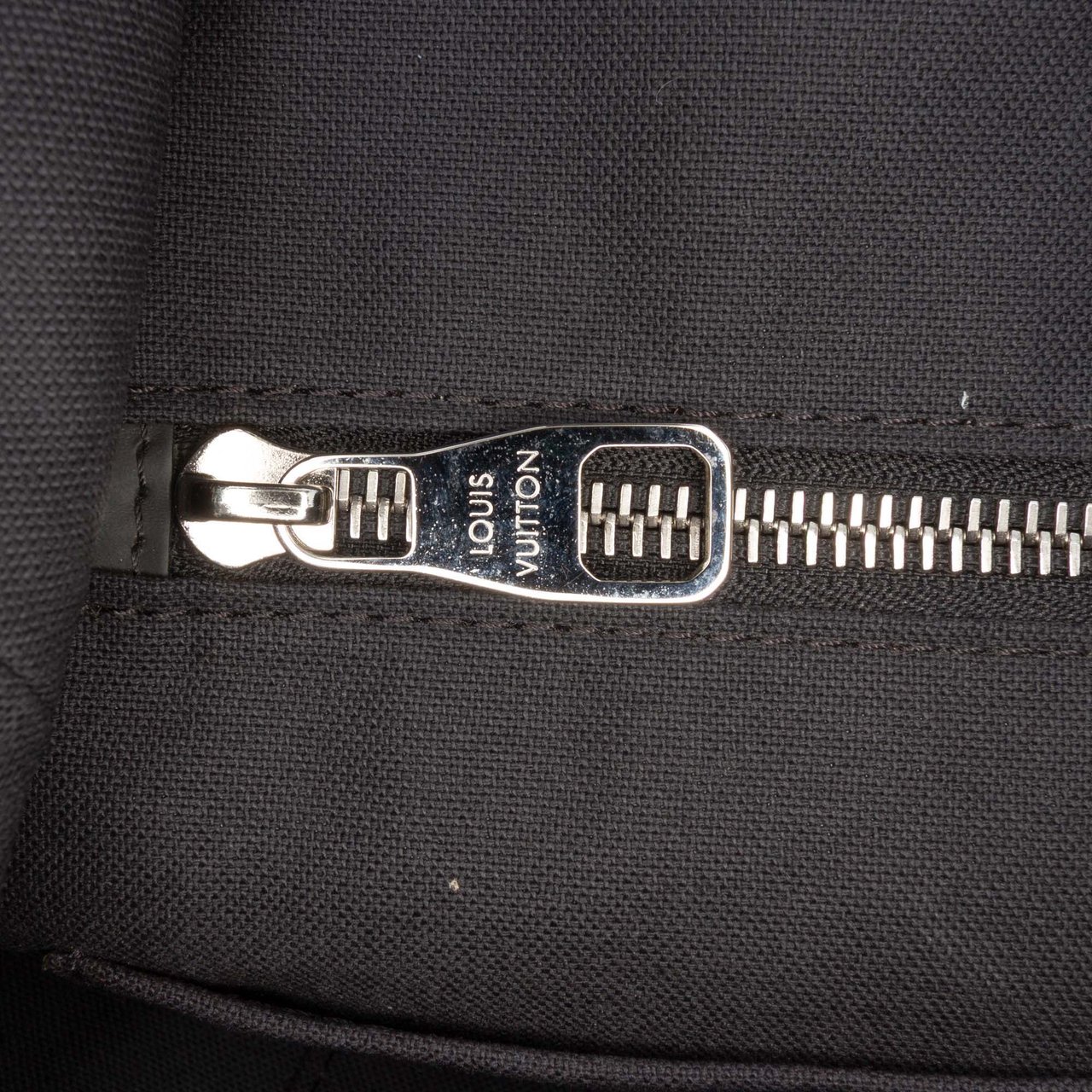Louis Vuitton Damier Graphite Skyline Zwart