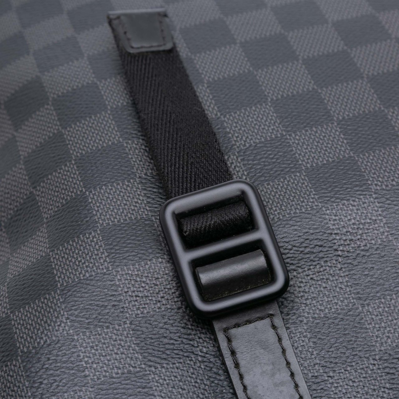 Louis Vuitton Damier Graphite Skyline Zwart