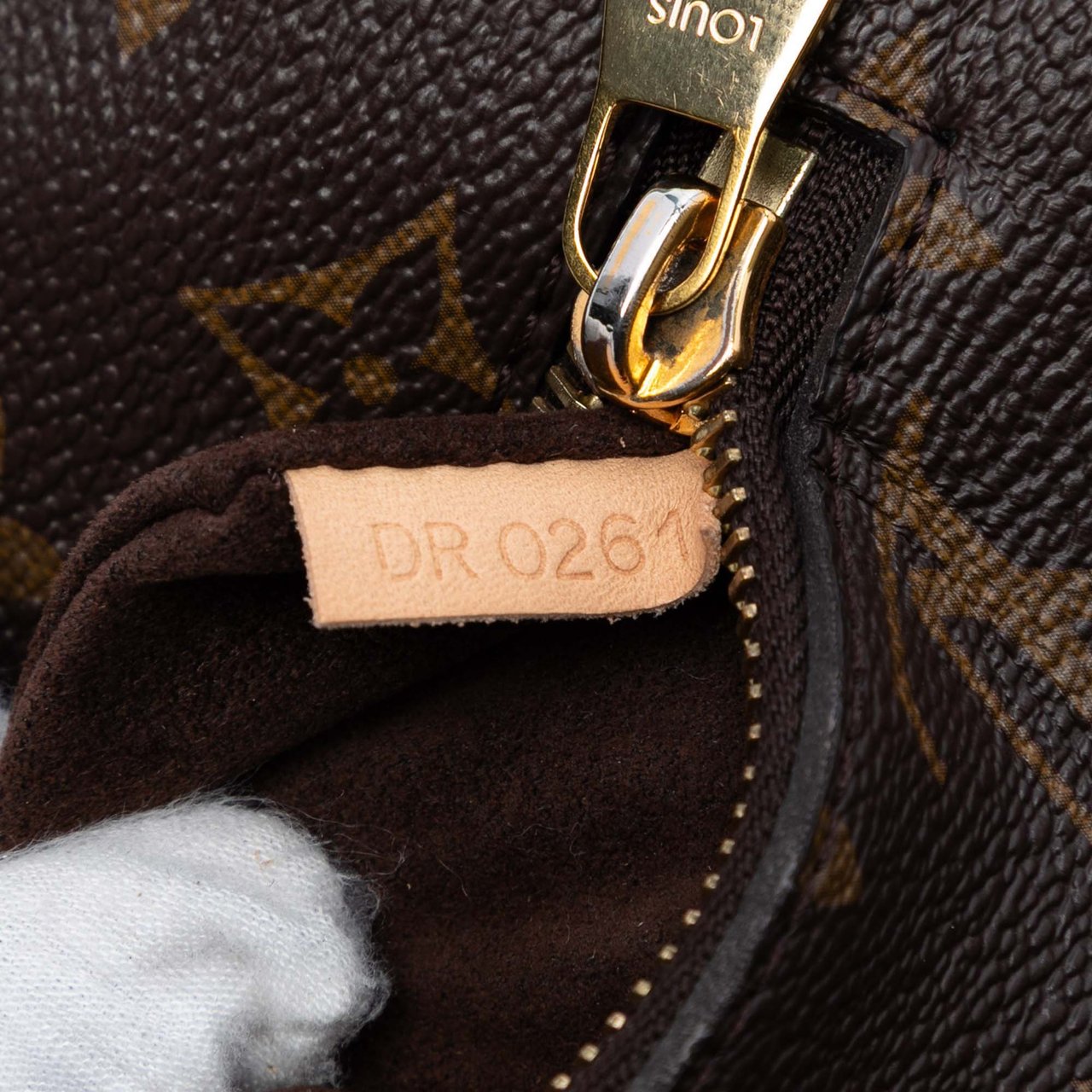 Louis Vuitton Monogram Pochette Metis Bruin