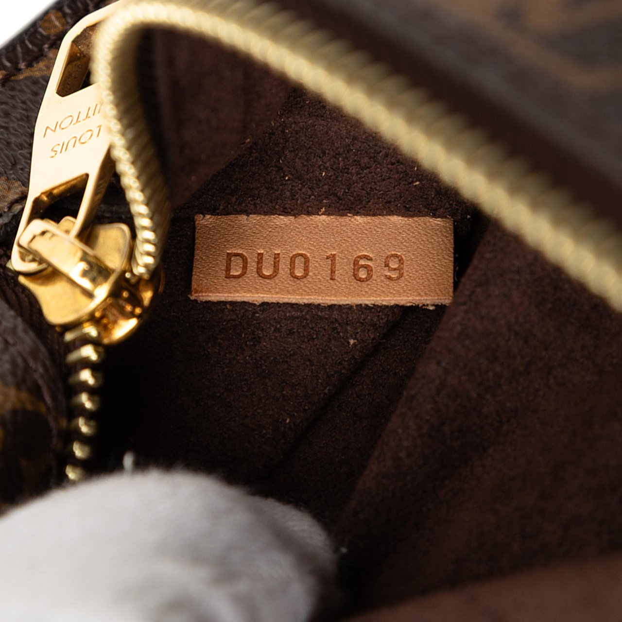 Louis Vuitton Monogram Pochette Metis Bruin