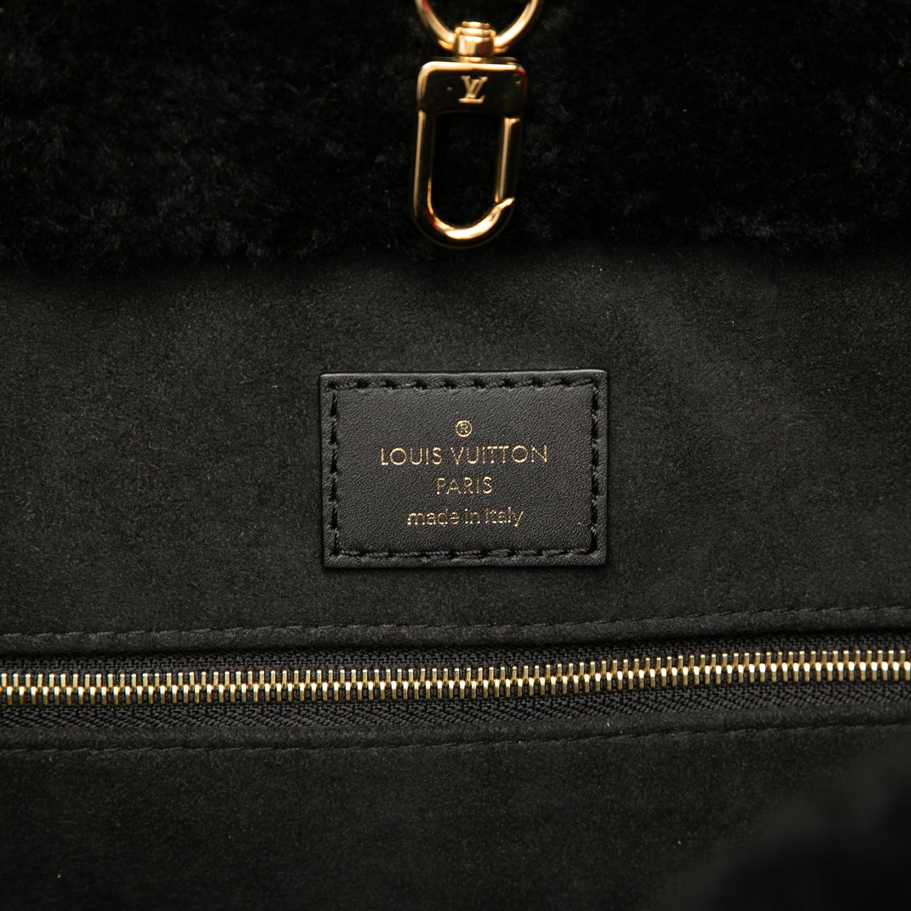 Louis Vuitton Monogram Giant Shearling Teddy Onthego GM Zwart