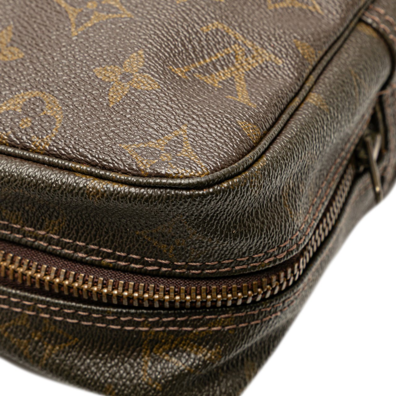 Louis Vuitton Monogram Trousse Toilette 28 Bruin