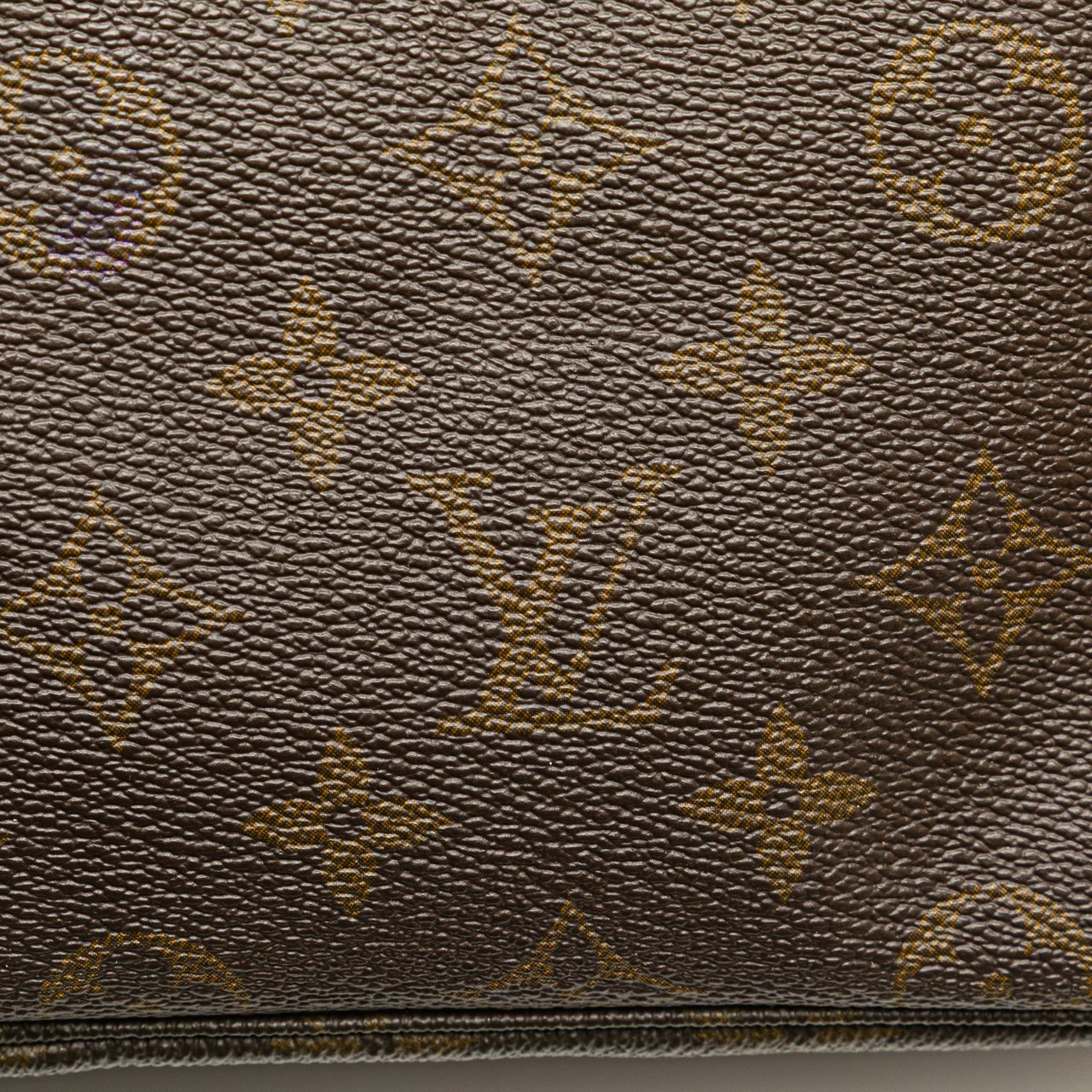 Louis Vuitton Monogram Trousse Toilette 28 Bruin