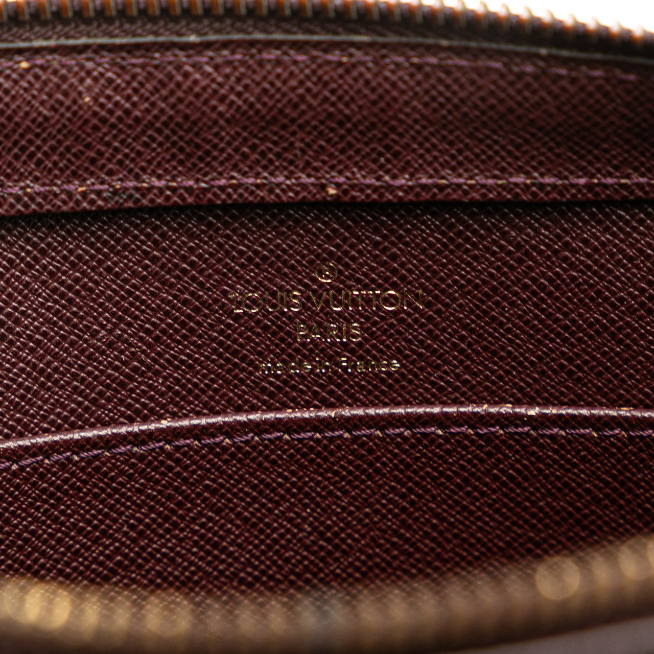 Louis Vuitton Taiga Pochette Baikal Rood