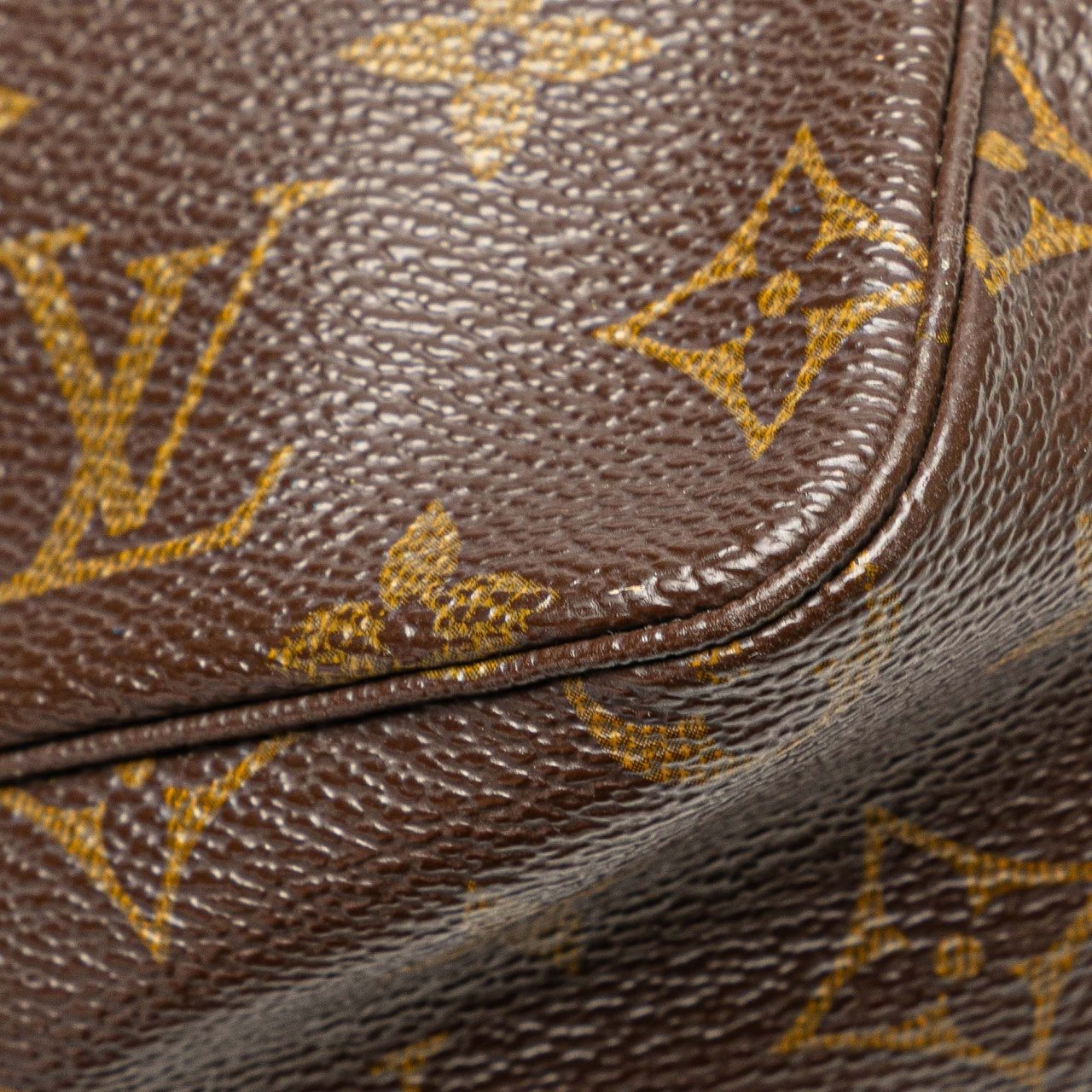 Louis Vuitton Monogram Trousse Toilette 18 Bruin