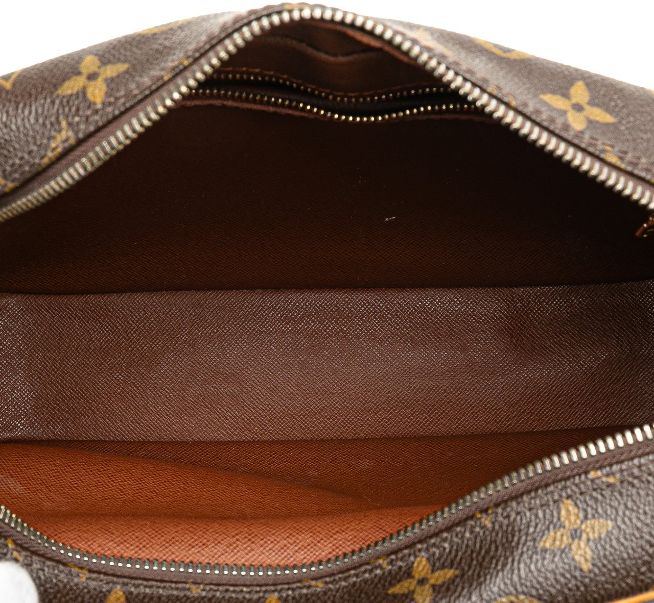 Louis Vuitton Monogram Nil Crossbody Bruin