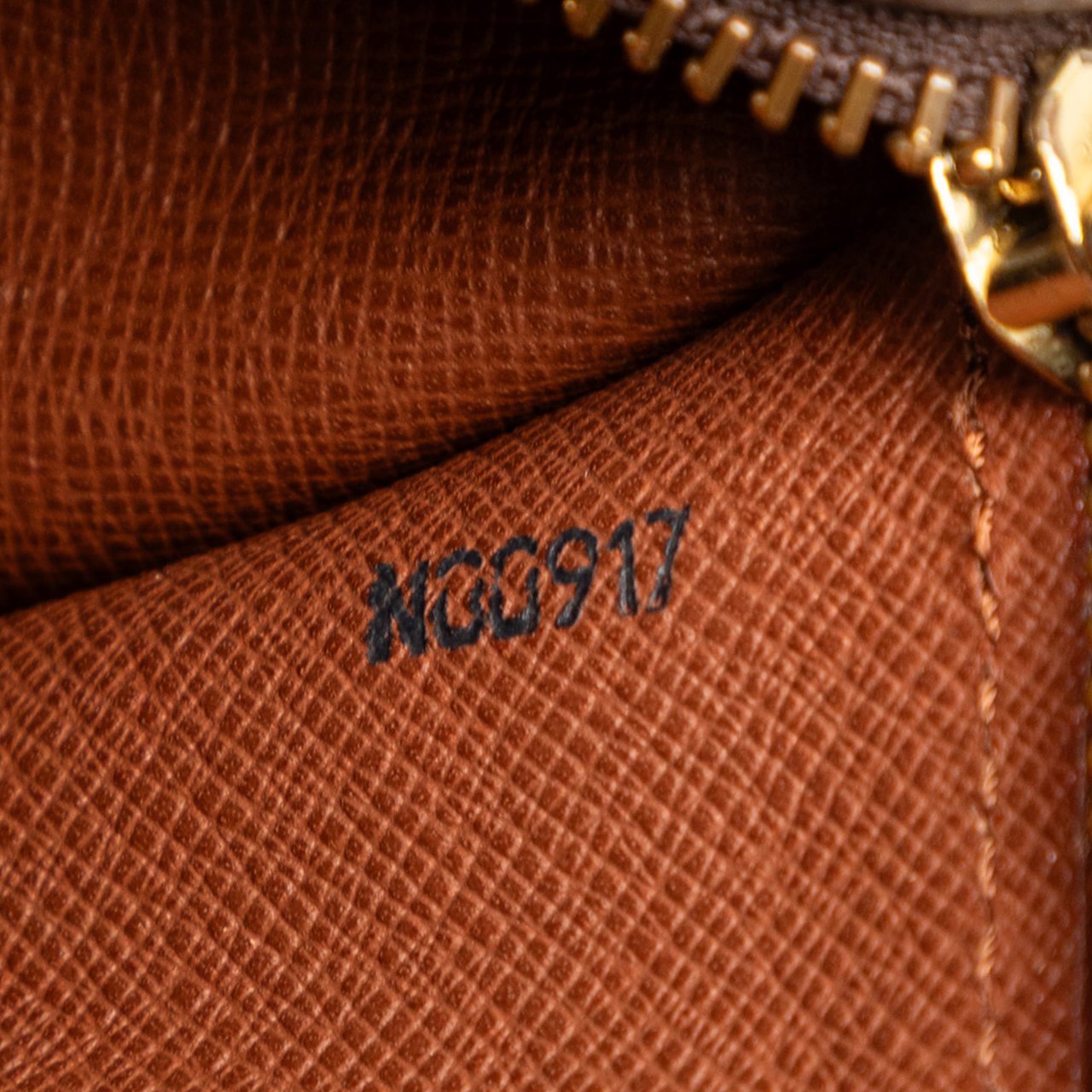 Louis Vuitton Monogram Papillon 26 Bruin