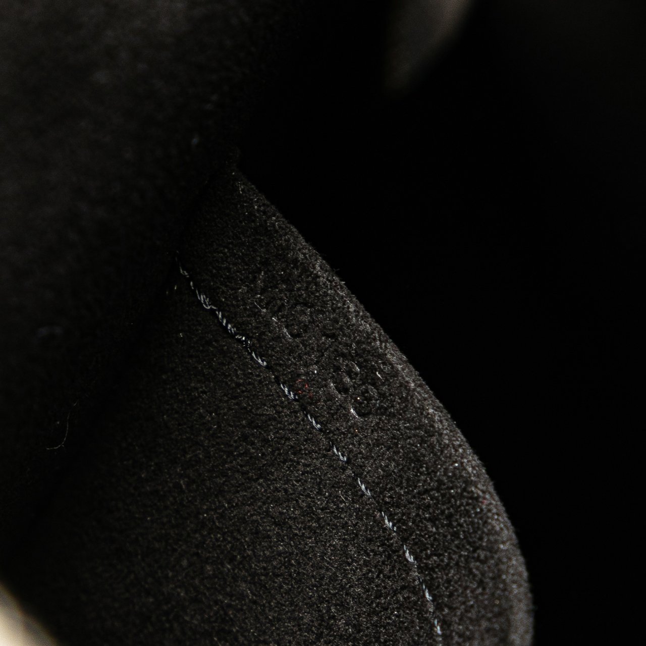 Louis Vuitton Electric Epi Alma GM Zwart