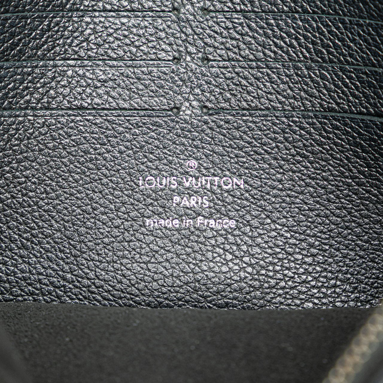 Louis Vuitton MyLockMe Chain Pochette Zwart