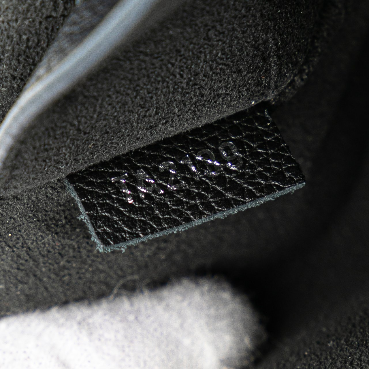 Louis Vuitton MyLockMe Chain Pochette Zwart