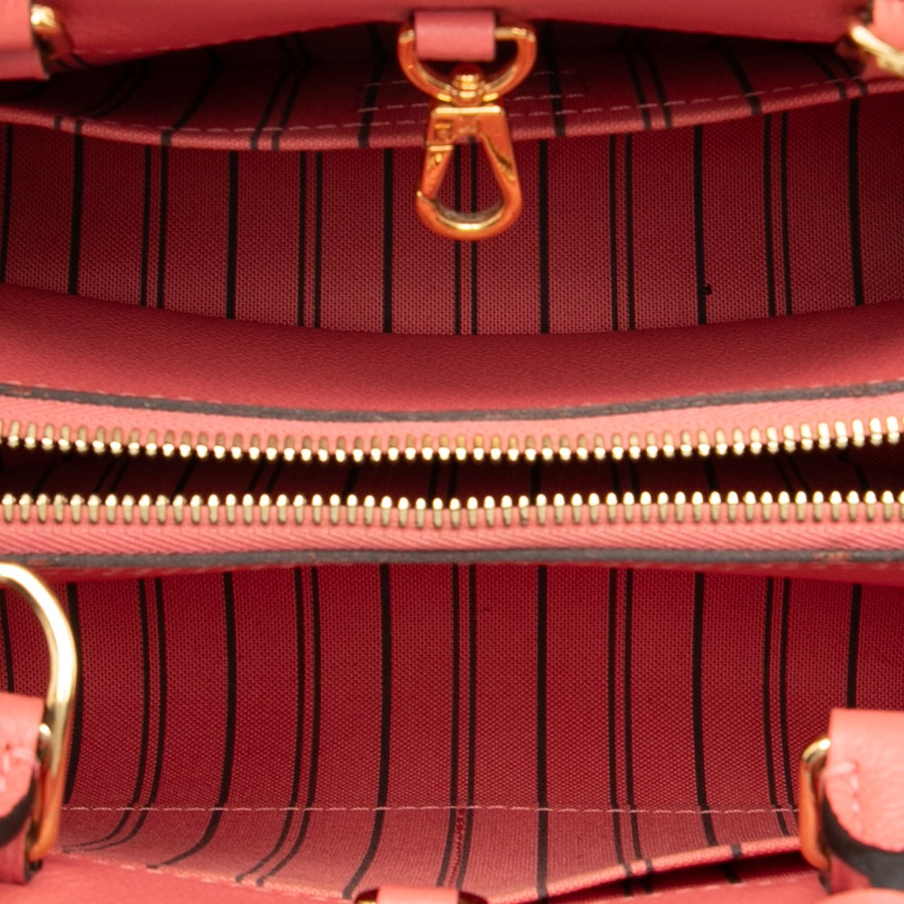 Louis Vuitton Monogram Empreinte Montaigne BB Roze