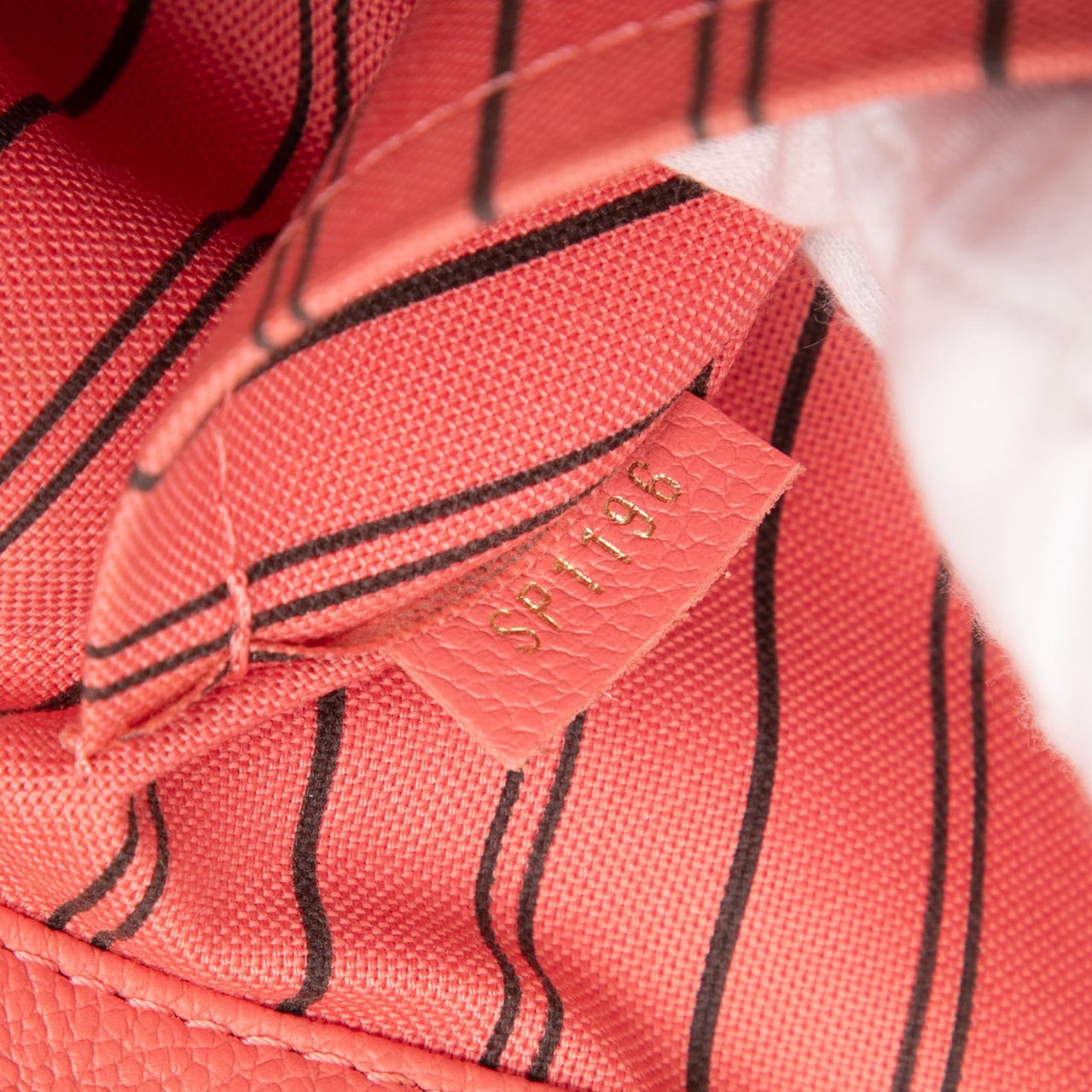 Louis Vuitton Monogram Empreinte Montaigne BB Roze