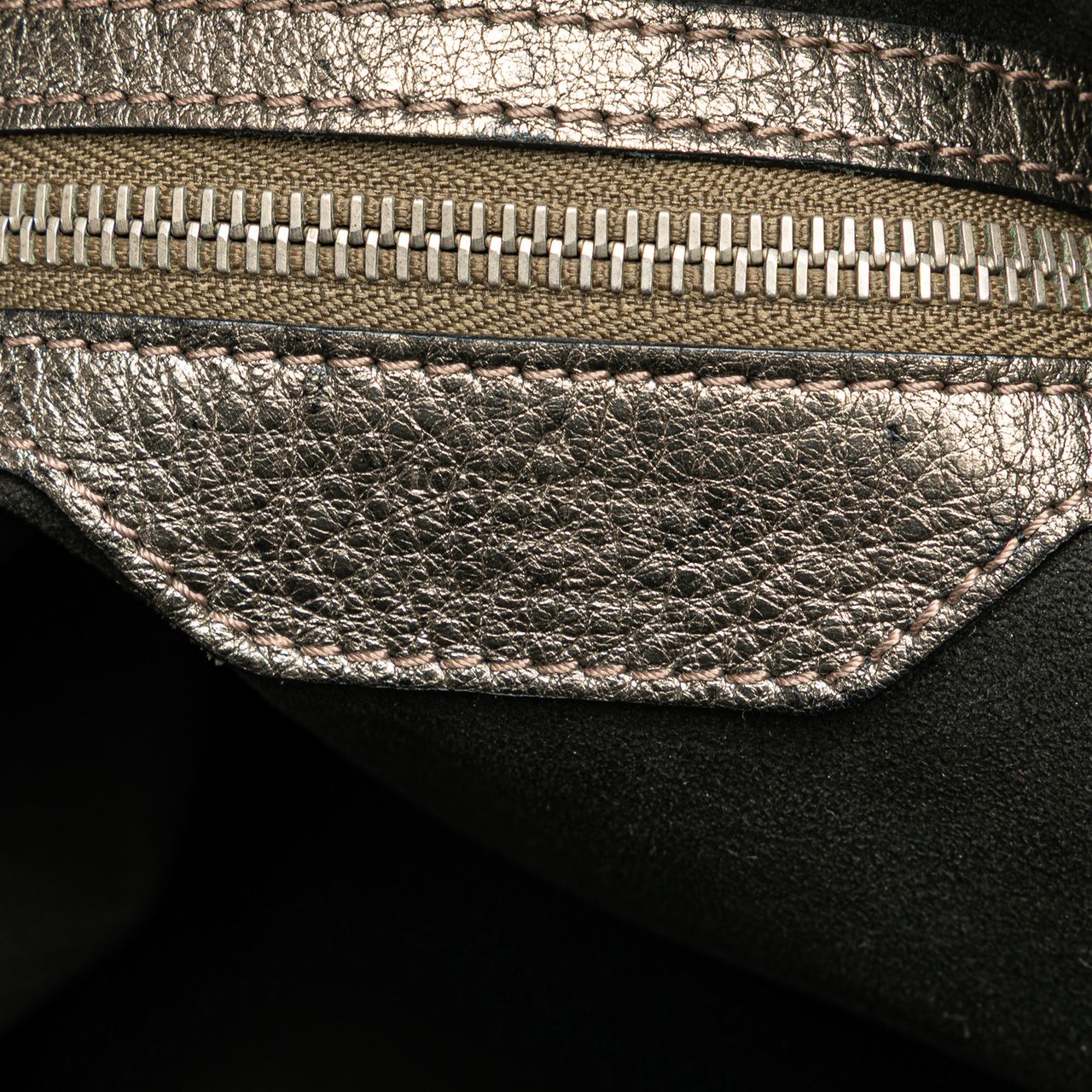 Louis Vuitton Monogram Mahina XL Zilver