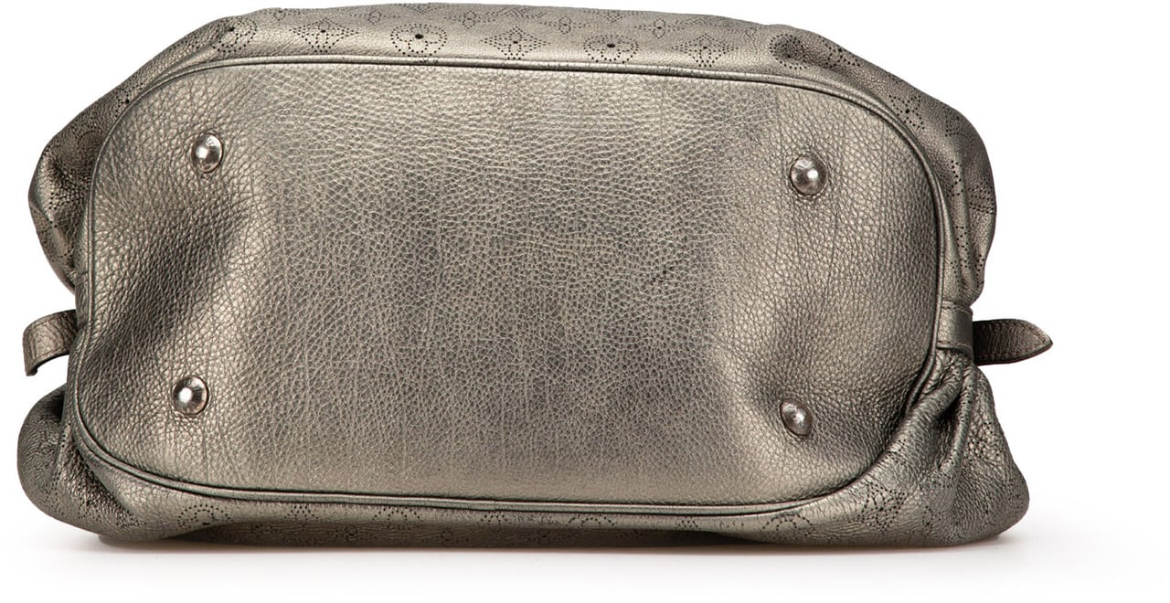 Louis Vuitton Monogram Mahina XL Zilver