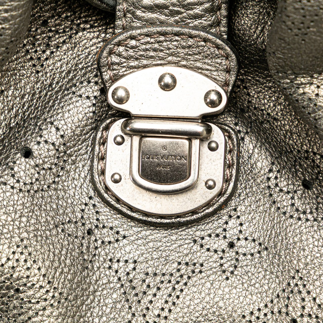 Louis Vuitton Monogram Mahina XL Zilver