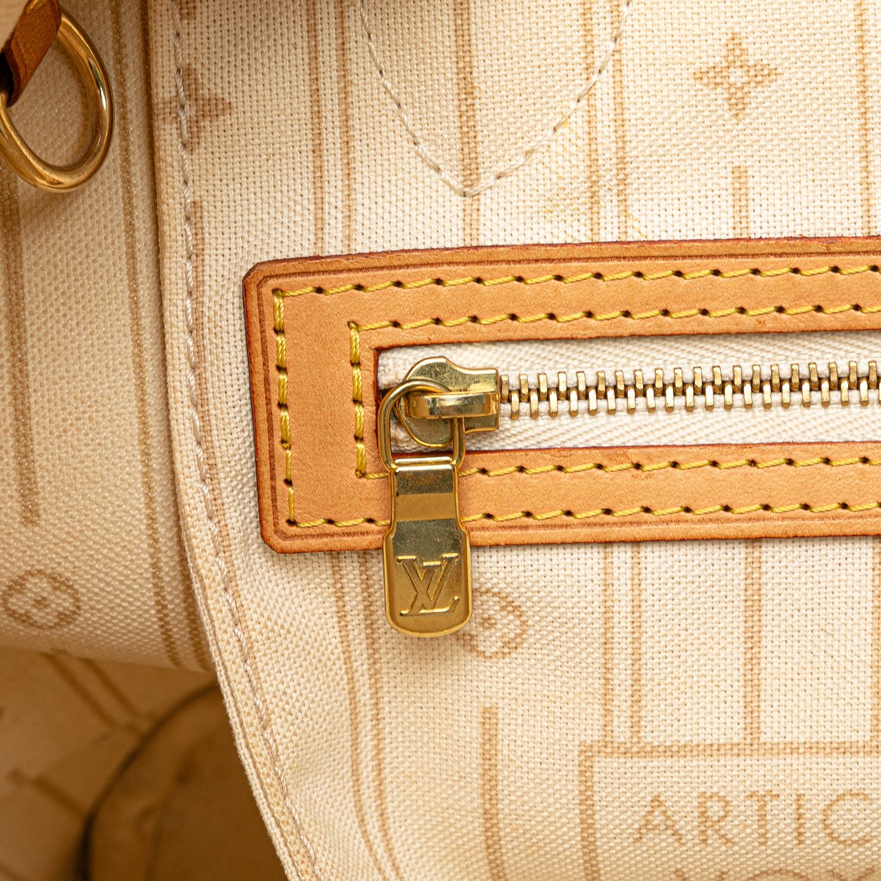 Louis Vuitton Damier Azur Neverfull PM Wit