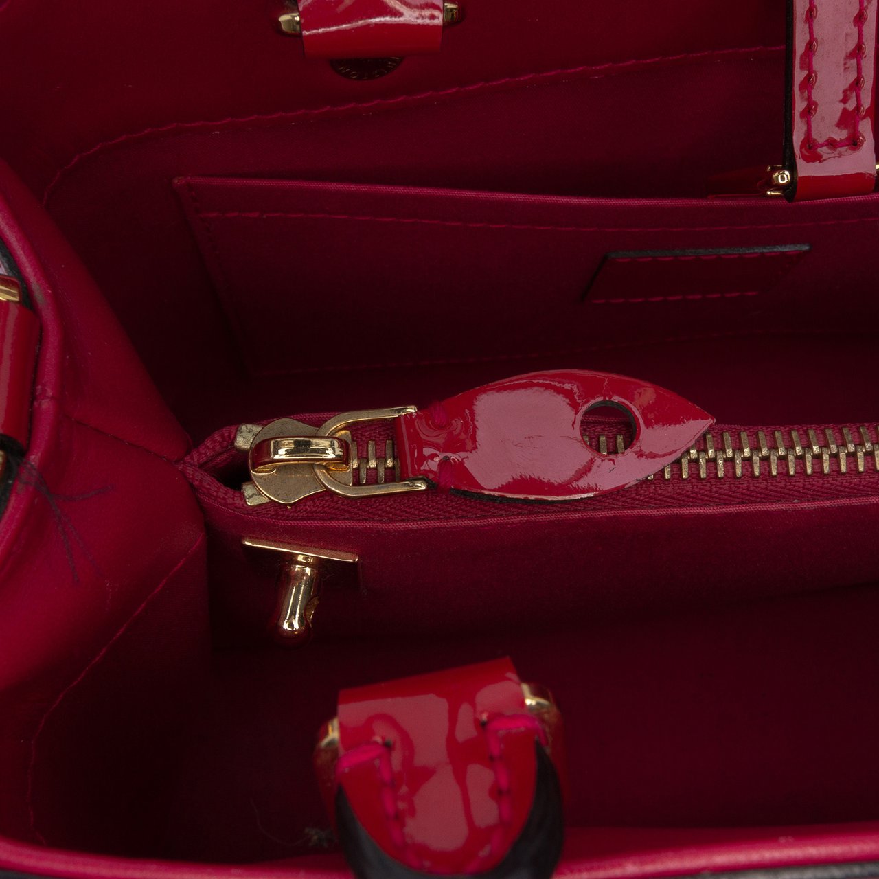 Louis Vuitton Monogram Vernis Montaigne BB Rood