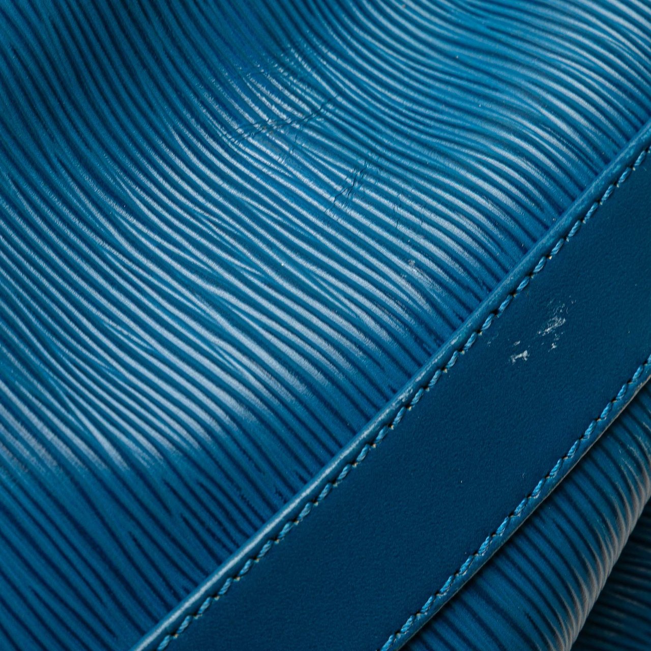 Louis Vuitton Epi Randonnee PM Blauw
