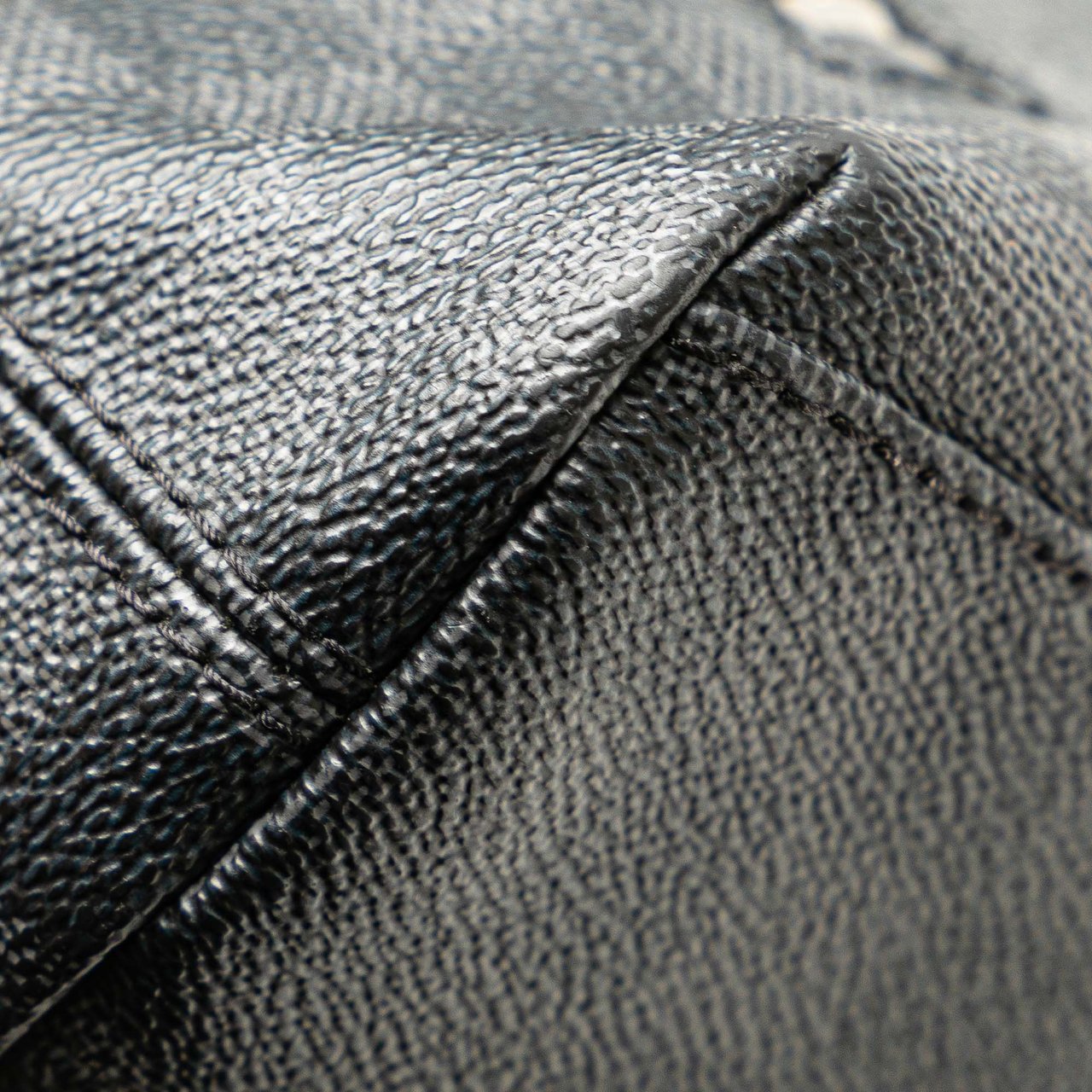 Louis Vuitton Damier Graphite Mick PM Zwart