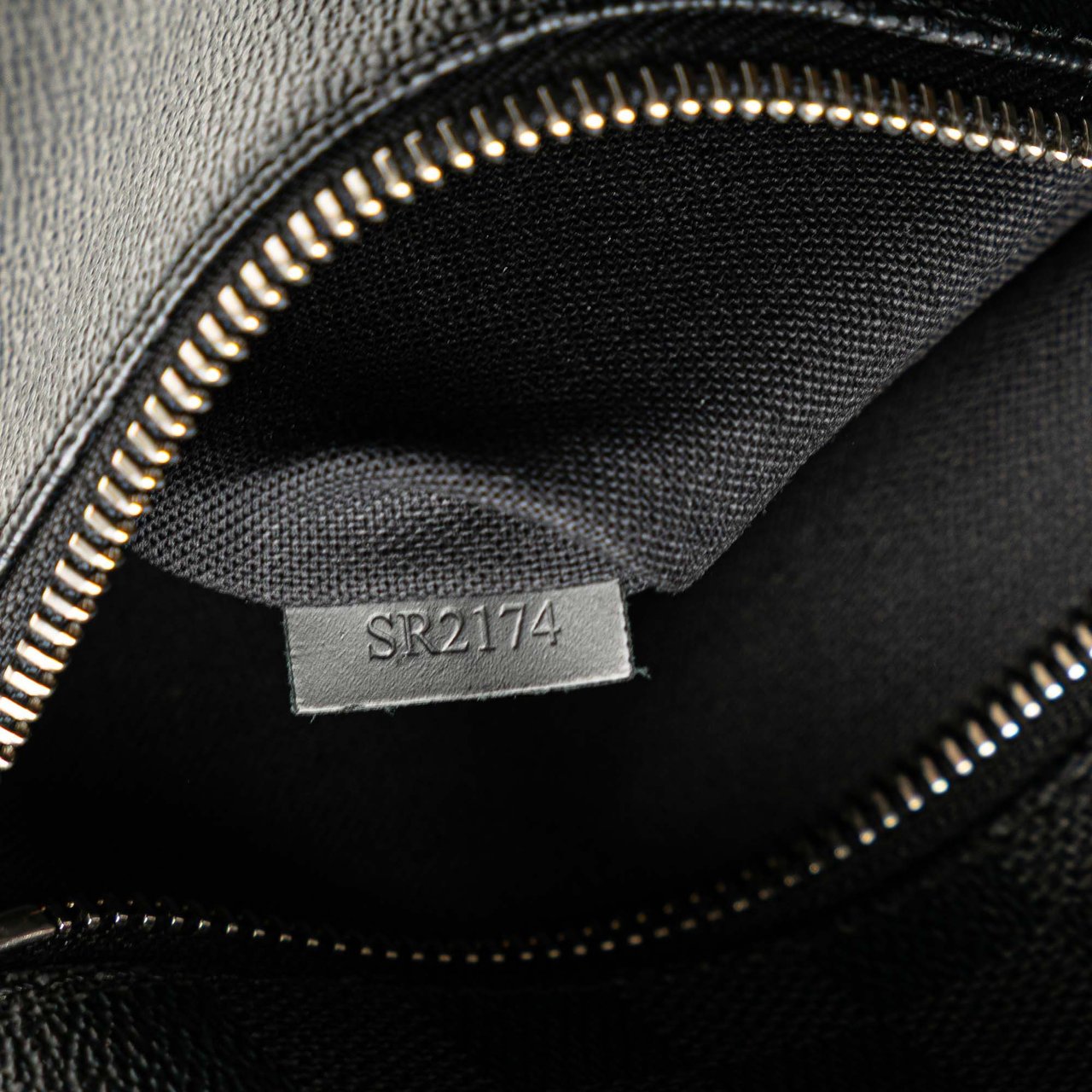 Louis Vuitton Damier Graphite Mick PM Zwart