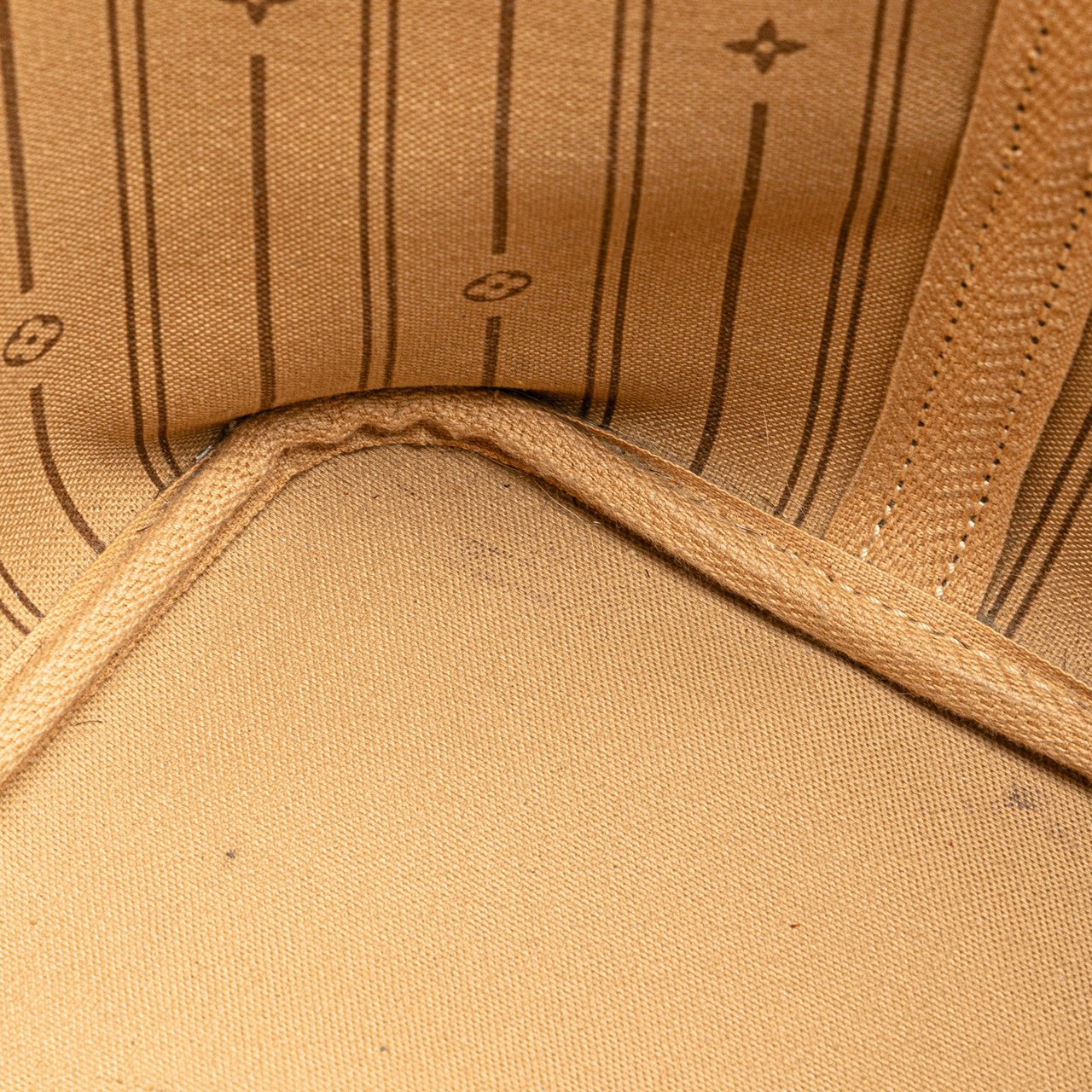 Louis Vuitton Monogram Neverfull MM Bruin