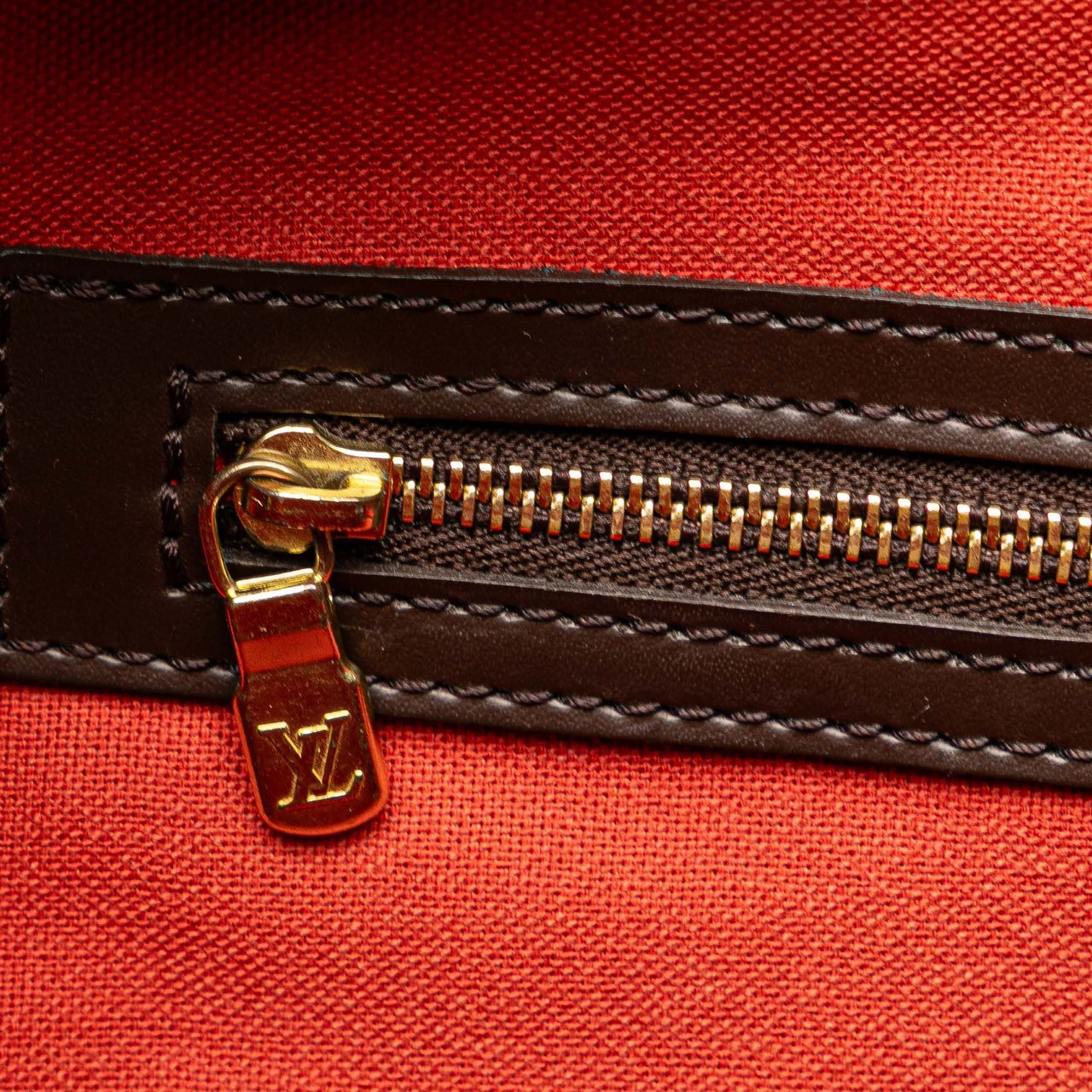 Louis Vuitton Damier Ebene Chelsea Bruin