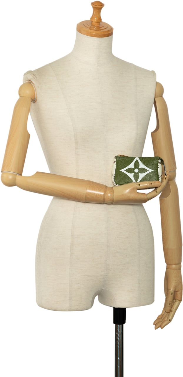 Louis Vuitton Monogram Giant Micro Pochette Accessoires Groen