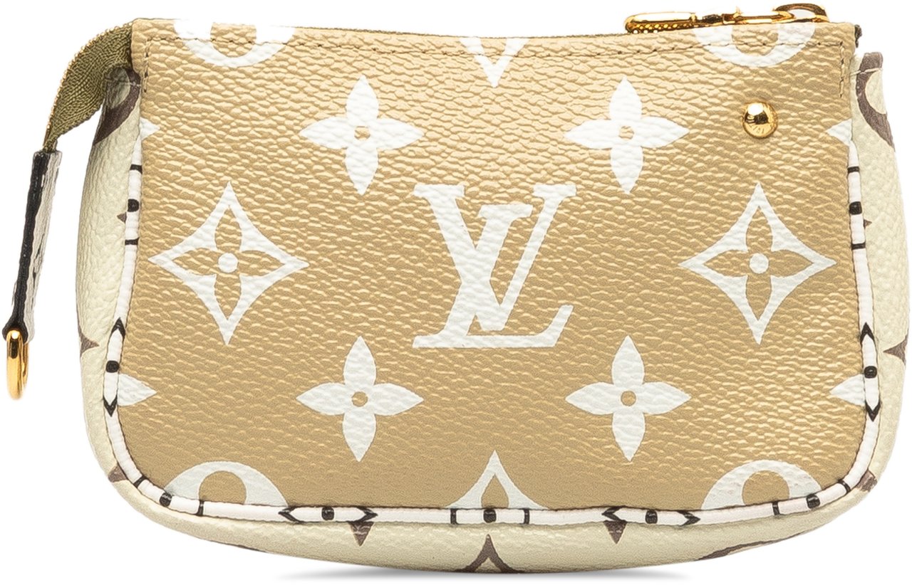 Louis Vuitton Monogram Giant Micro Pochette Accessoires Groen