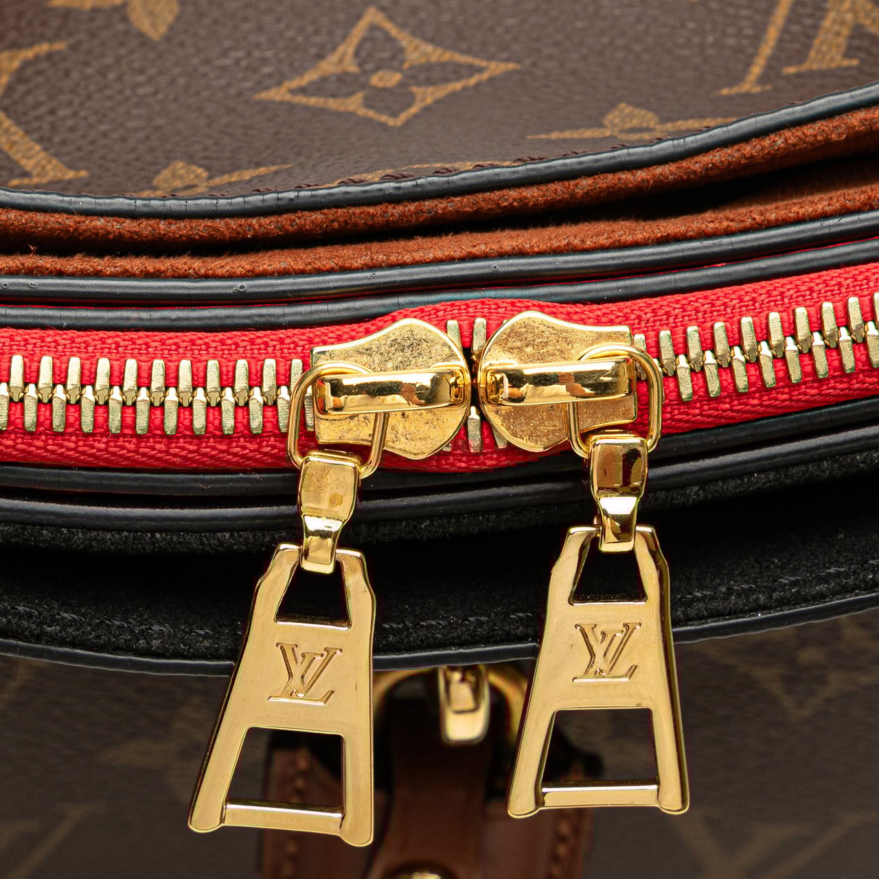 Louis Vuitton Monogram Millefeuille Bruin