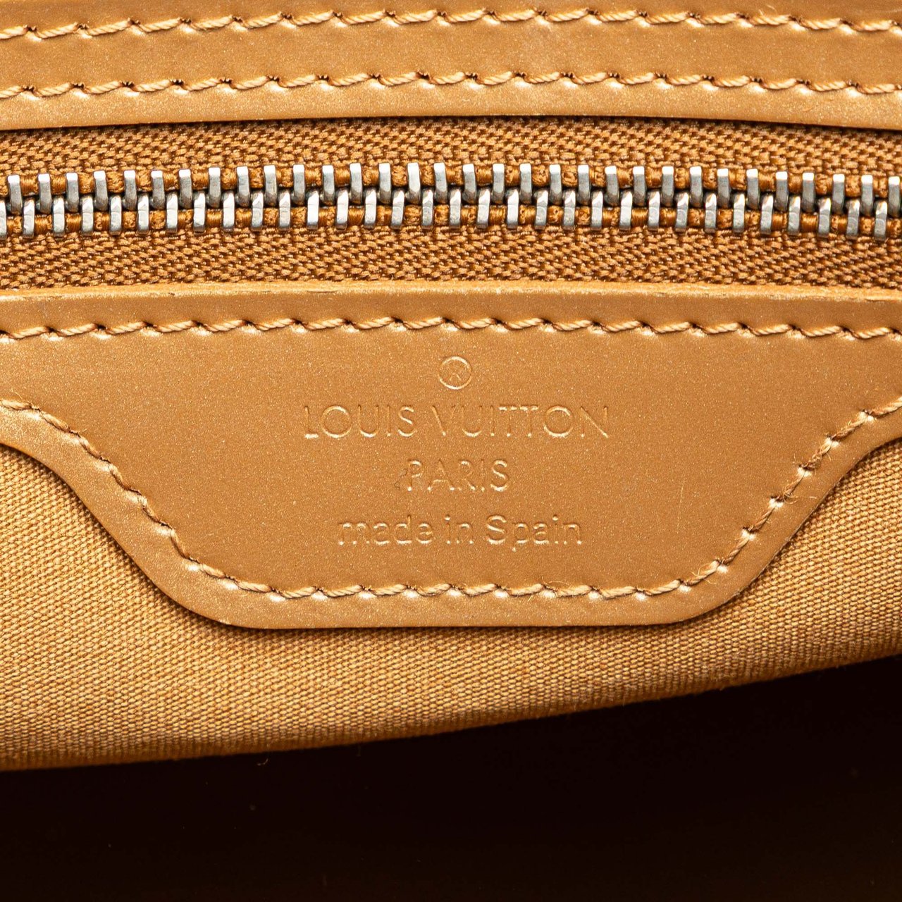 Louis Vuitton Monogram Mat Stockton Goud