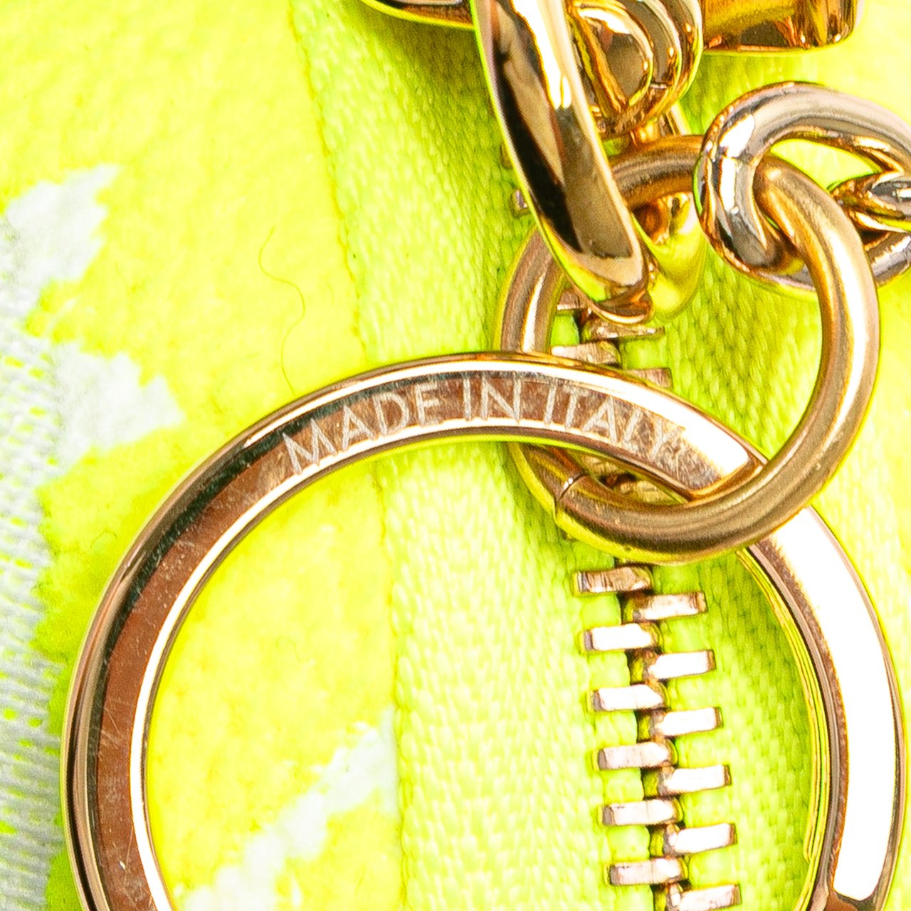 Louis Vuitton LV Set And Match Pouch Key Ring Bag Charm Geel
