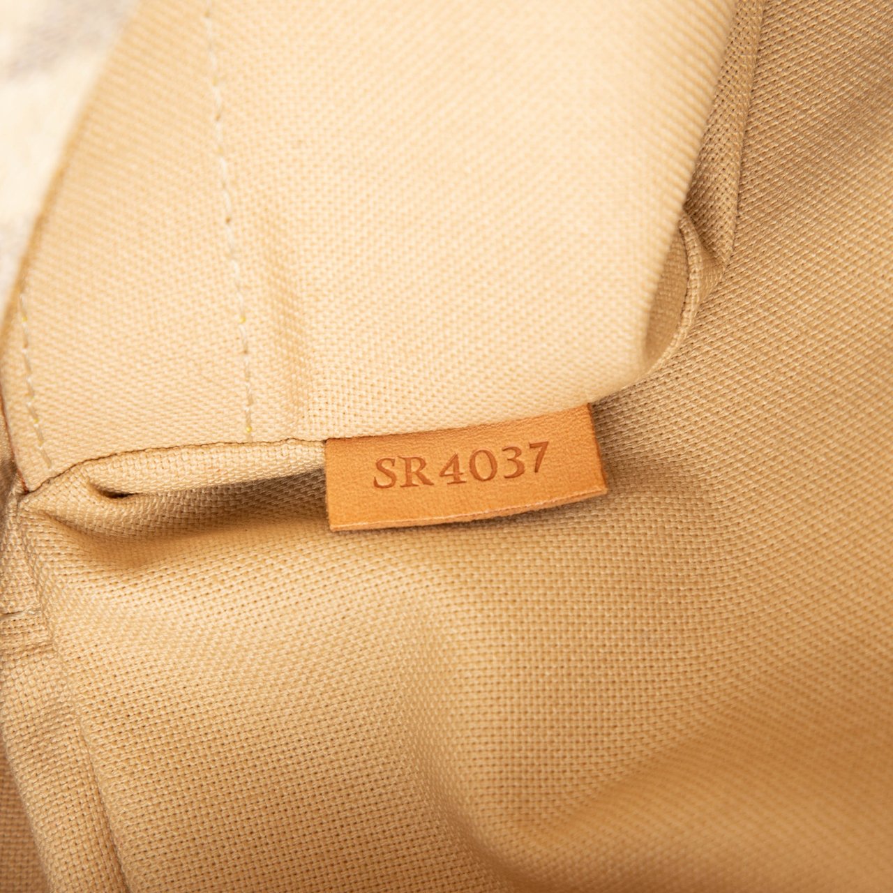 Louis Vuitton Damier Azur Naviglio Wit