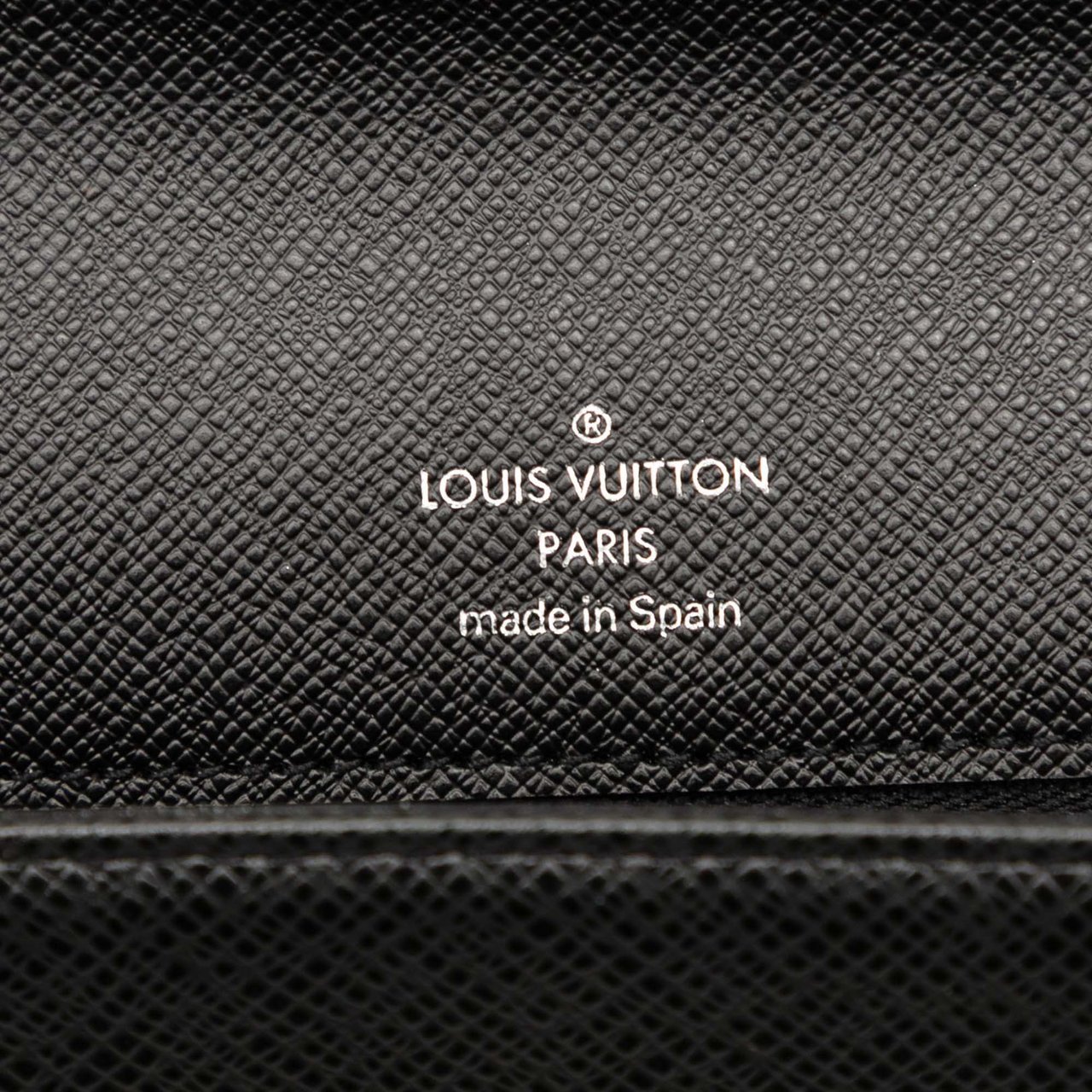 Louis Vuitton Taiga Selenga Zwart