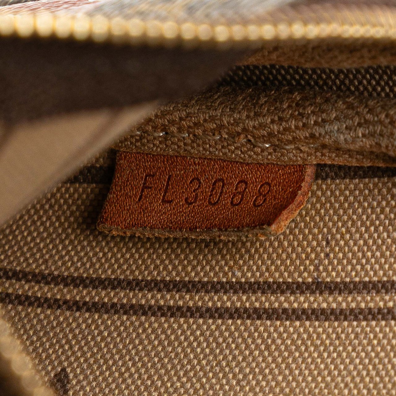 Louis Vuitton Monogram Patch Mini Pochette Accessoires Bruin