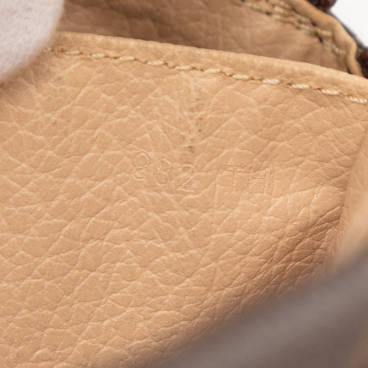 Louis Vuitton Monogram Trousse Toilette 28 Bruin